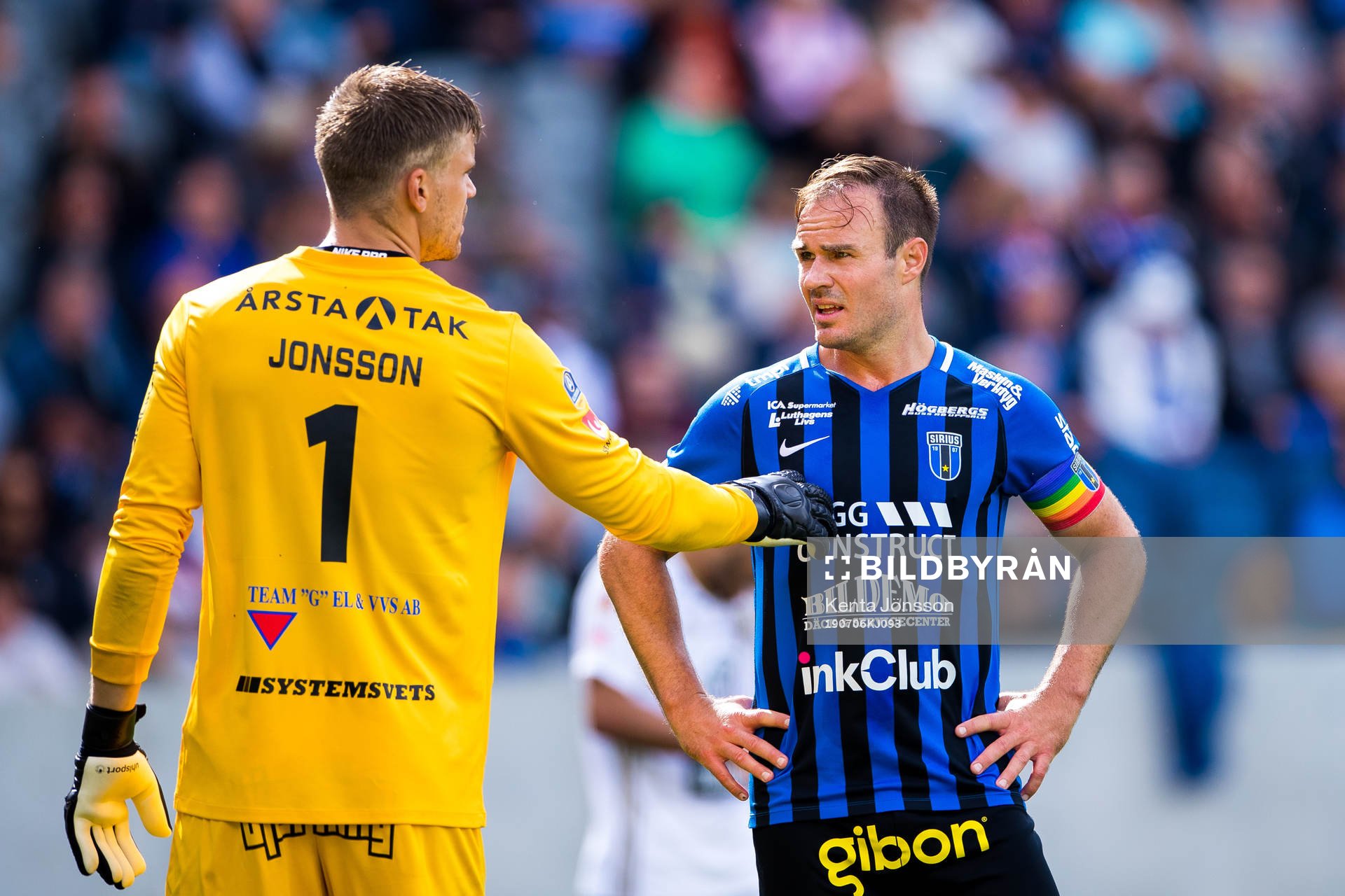 Sirius målvakt Lukas Jonsson och Niklas Busch Thor i ett