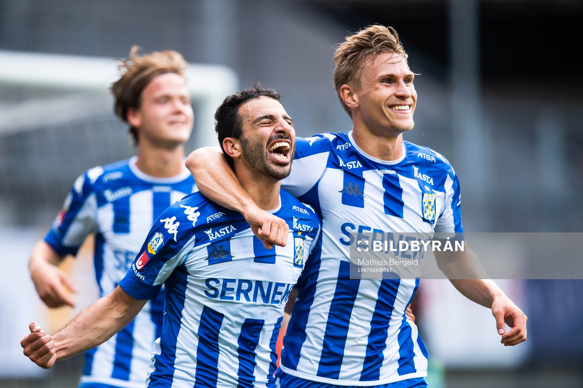 IFK Göteborgs André Calisir och Carl Starfelt jublar