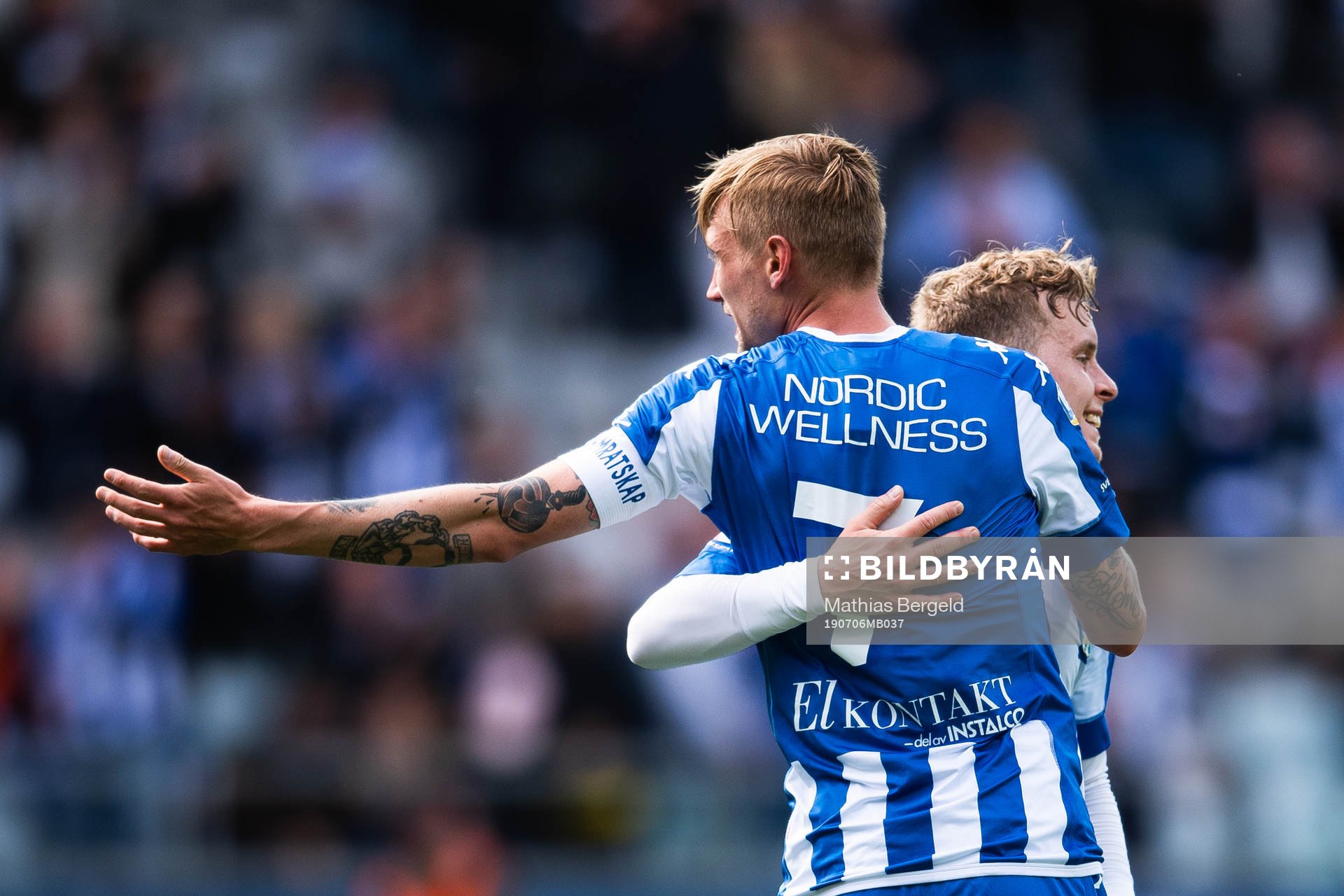 IFK Göteborgs Victor Wernersson kramar om och jublar med