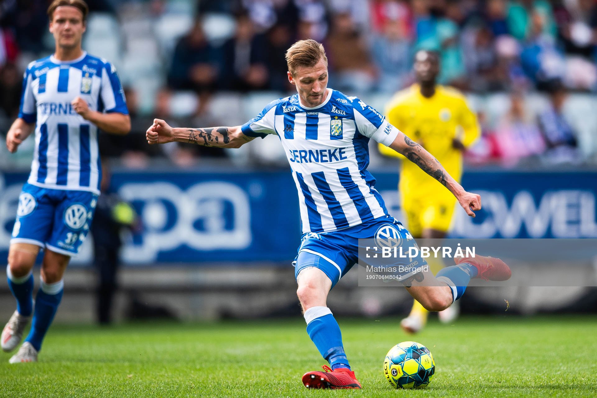 IFK Göteborgs Sebastian Eriksson skjuter