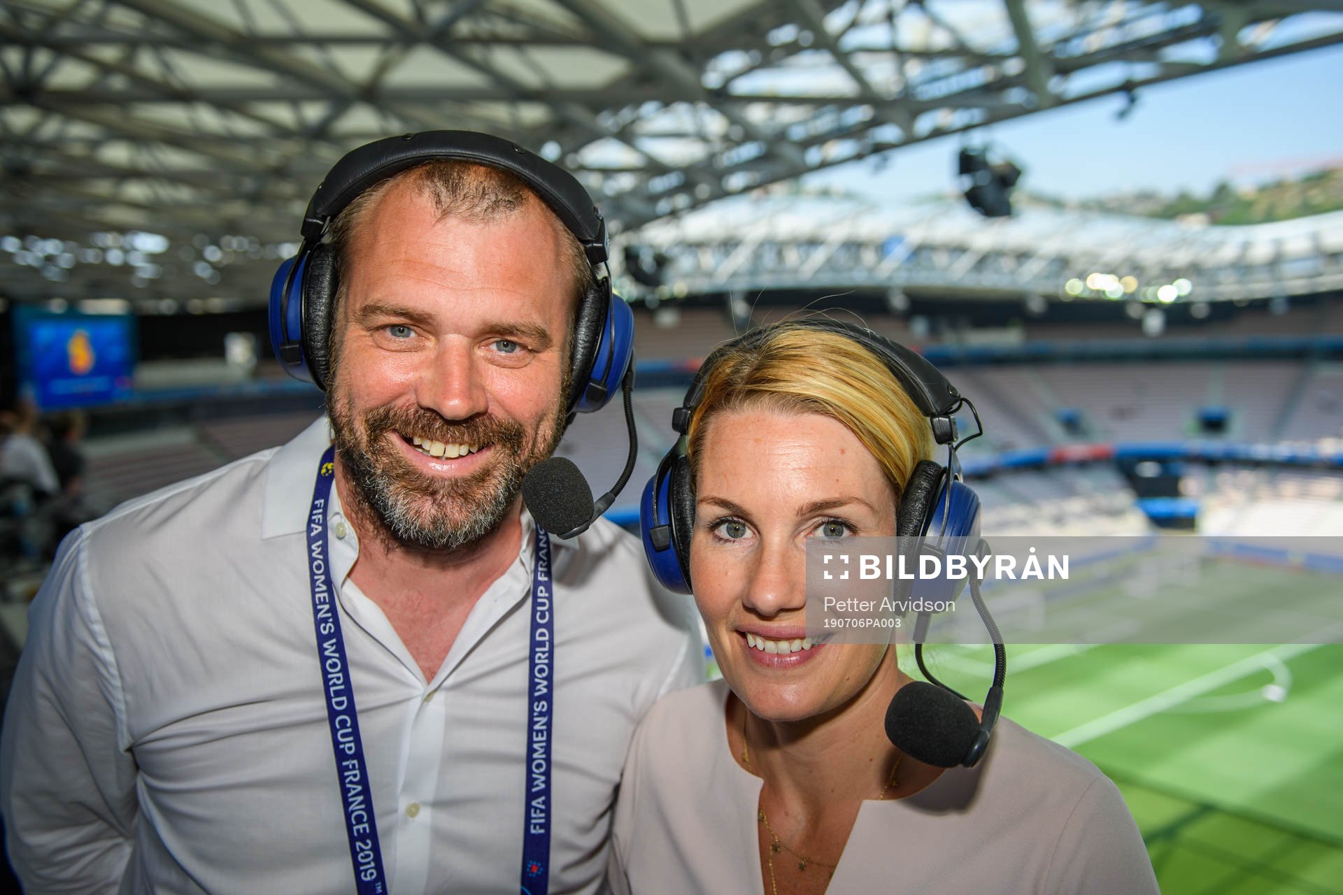 Daniel Kristiansson and Hanna Marklund, commentators of