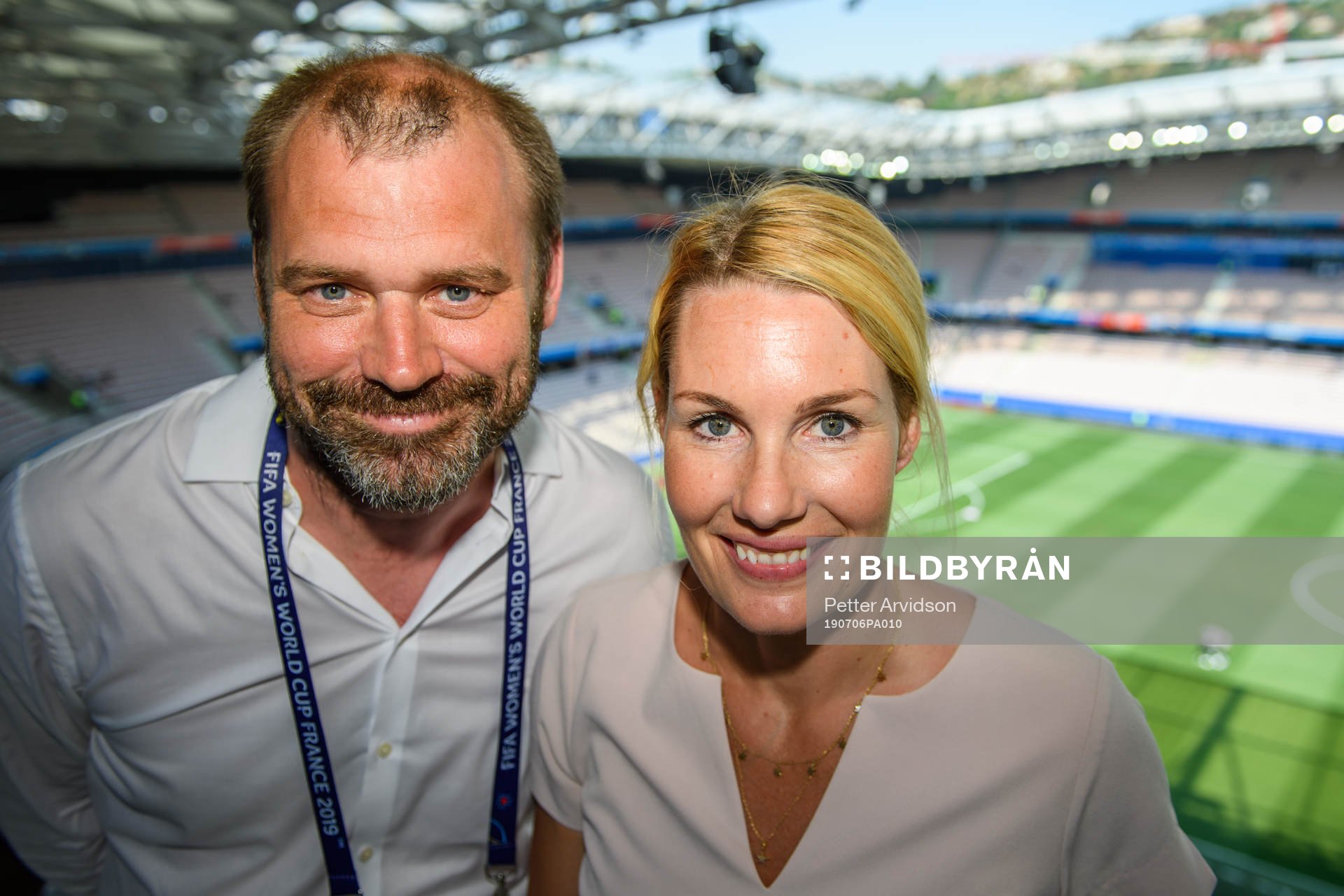 Daniel Kristiansson and Hanna Marklund, commentators of