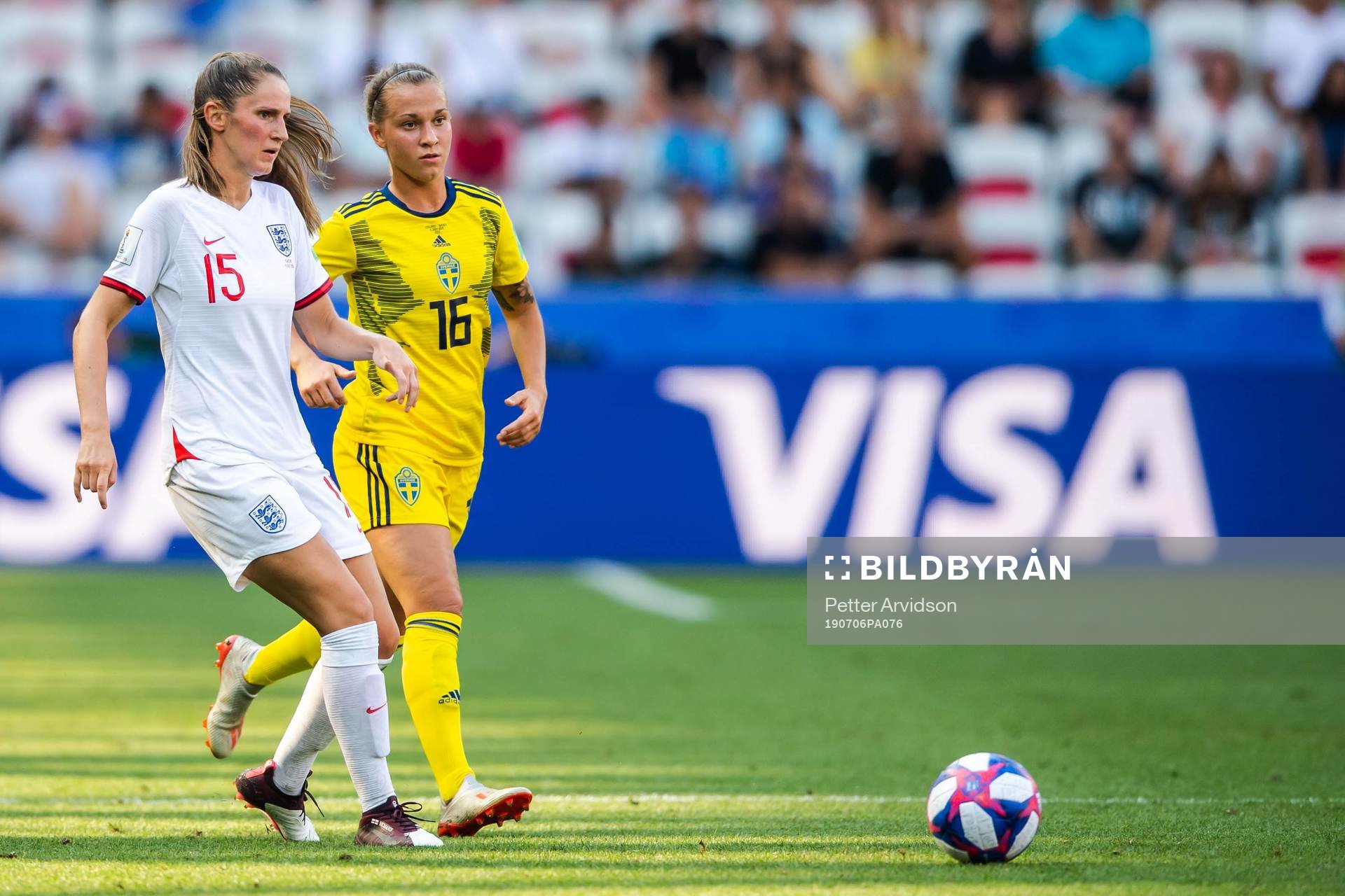 Abbie Mcmanus of England and Julia Zigiotti Olme of Sweden