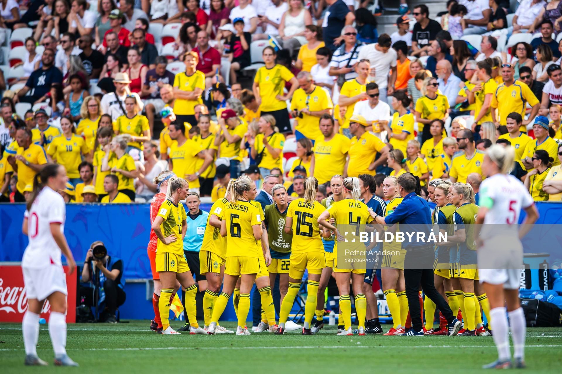 Players of Sweden gathers