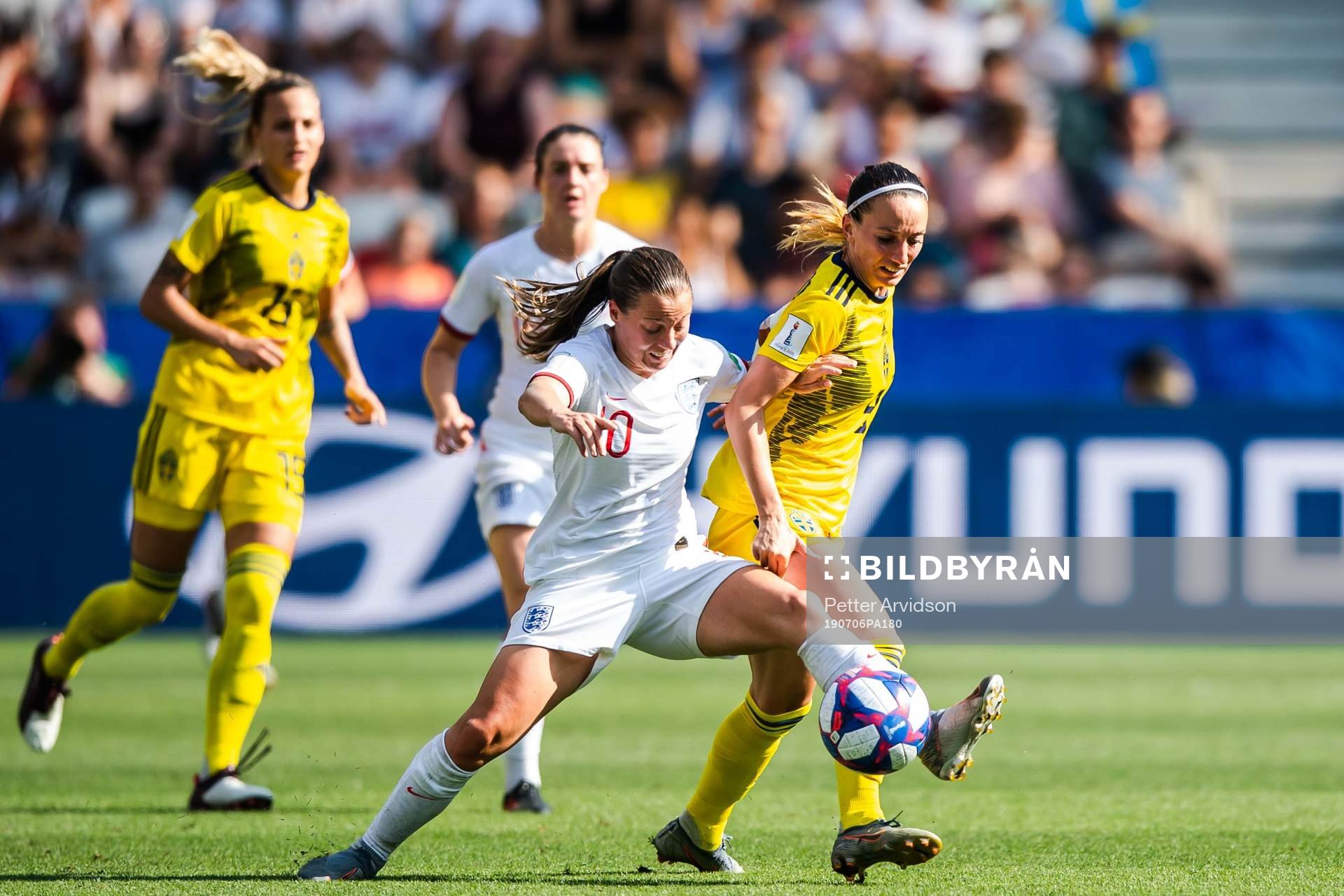 Fran Kirby of England and Kosovare Asllani of Sweden