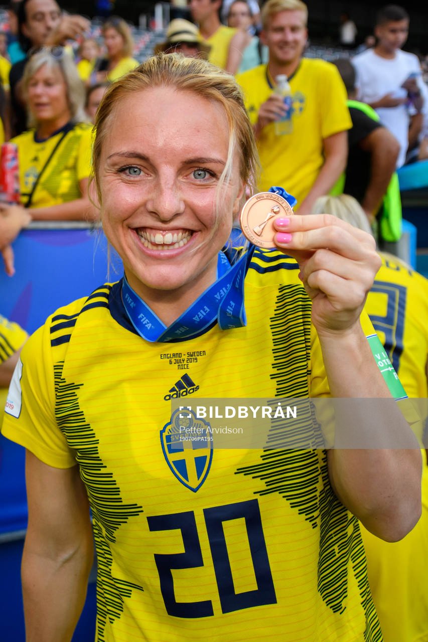 Mimmi Larsson of Sweden celebrate with her bronze medal