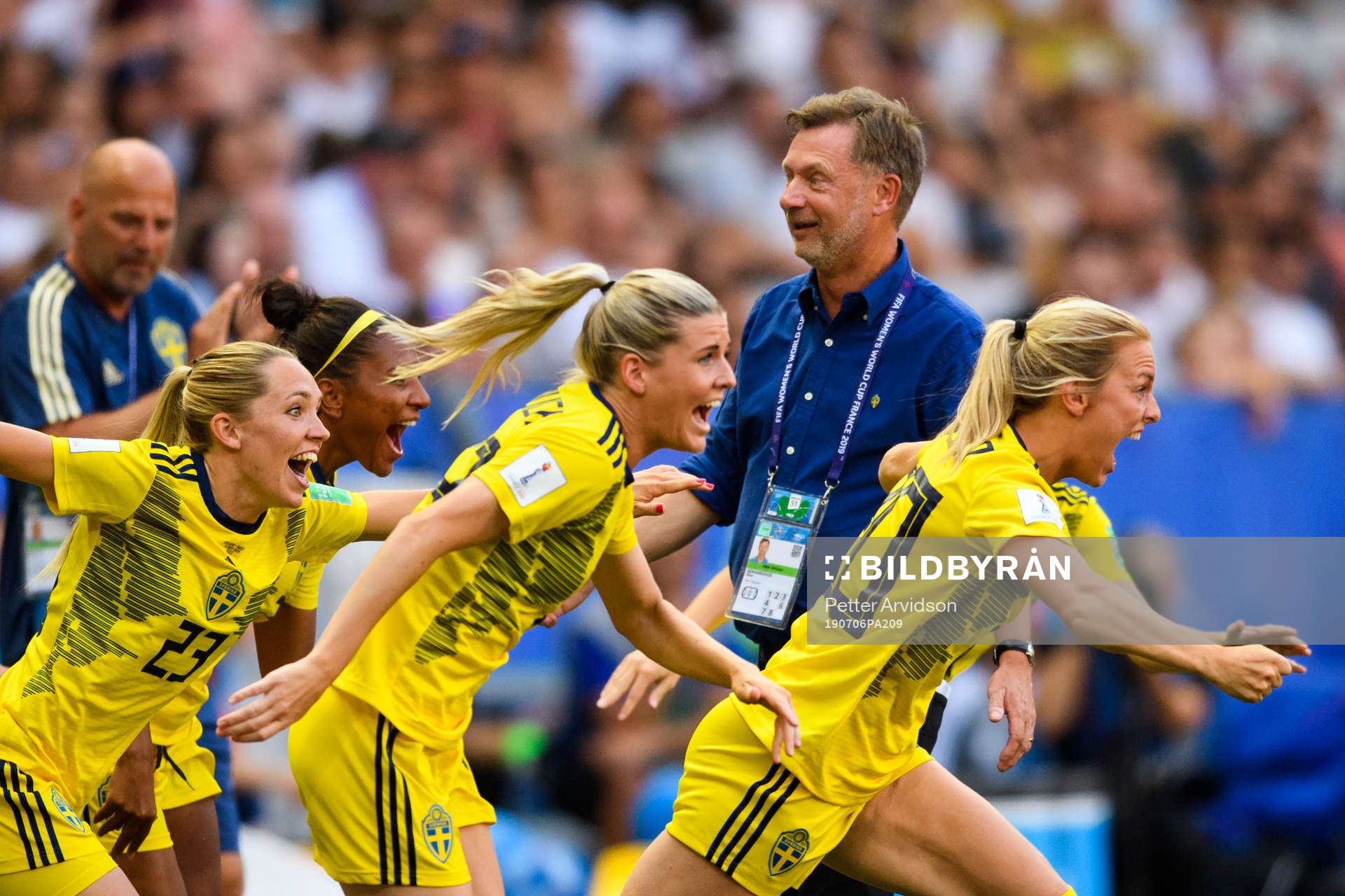 Elin Rubensson, Olivia Schough, Mimmi Larsson and Peter