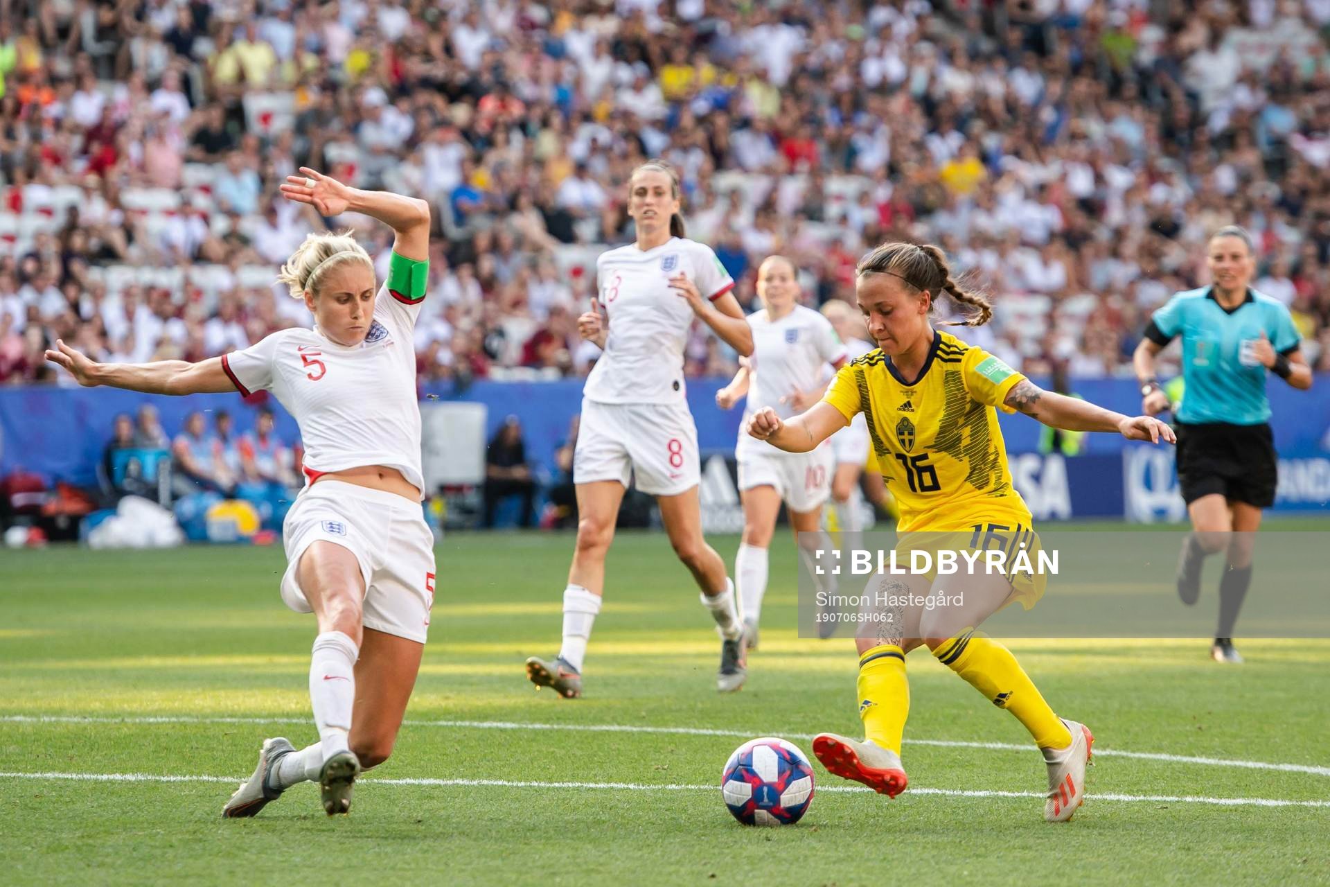 Stephanie Houghton of England and Julia Zigiotti Olme of