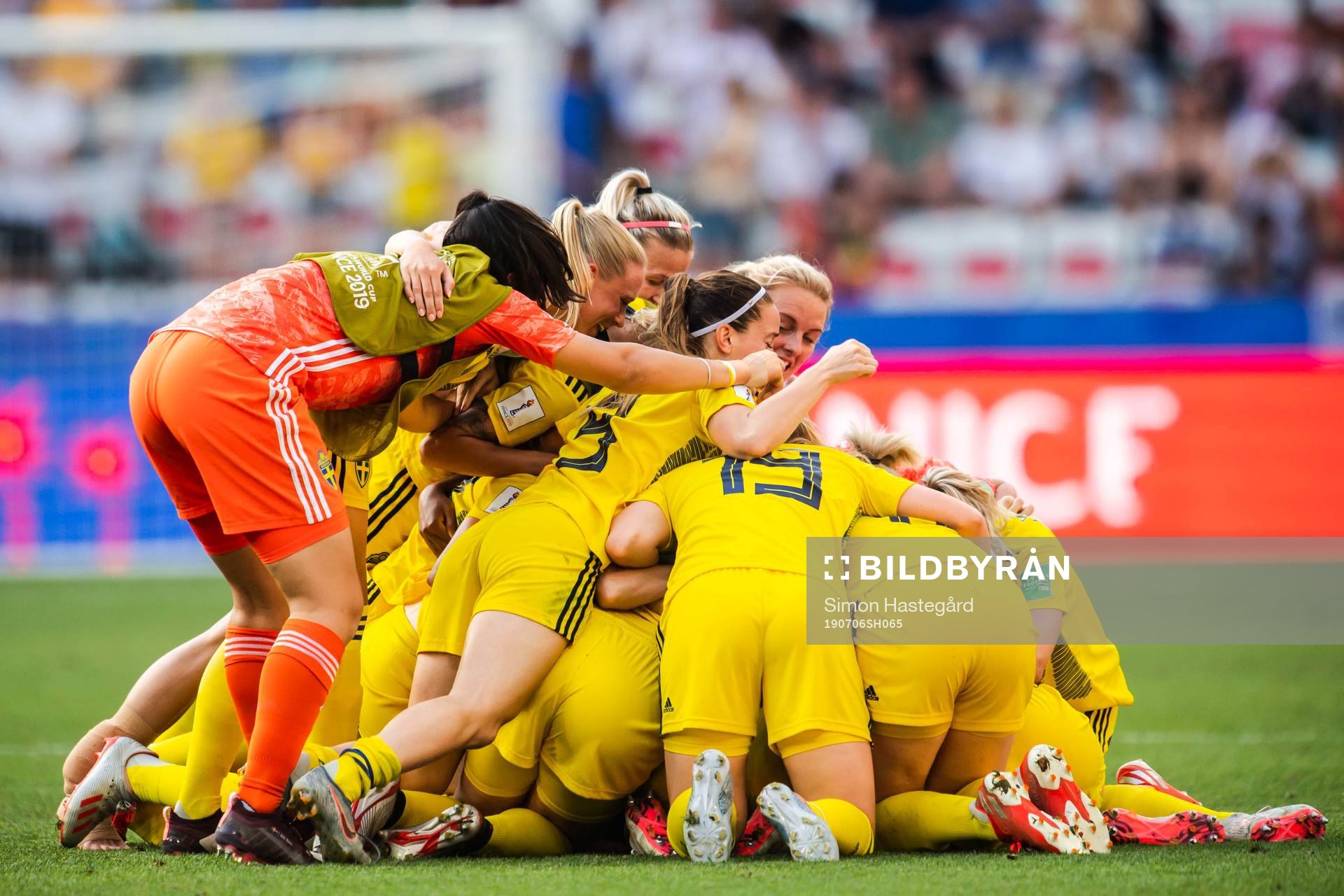 Players of Sweden celebrate winning bronze