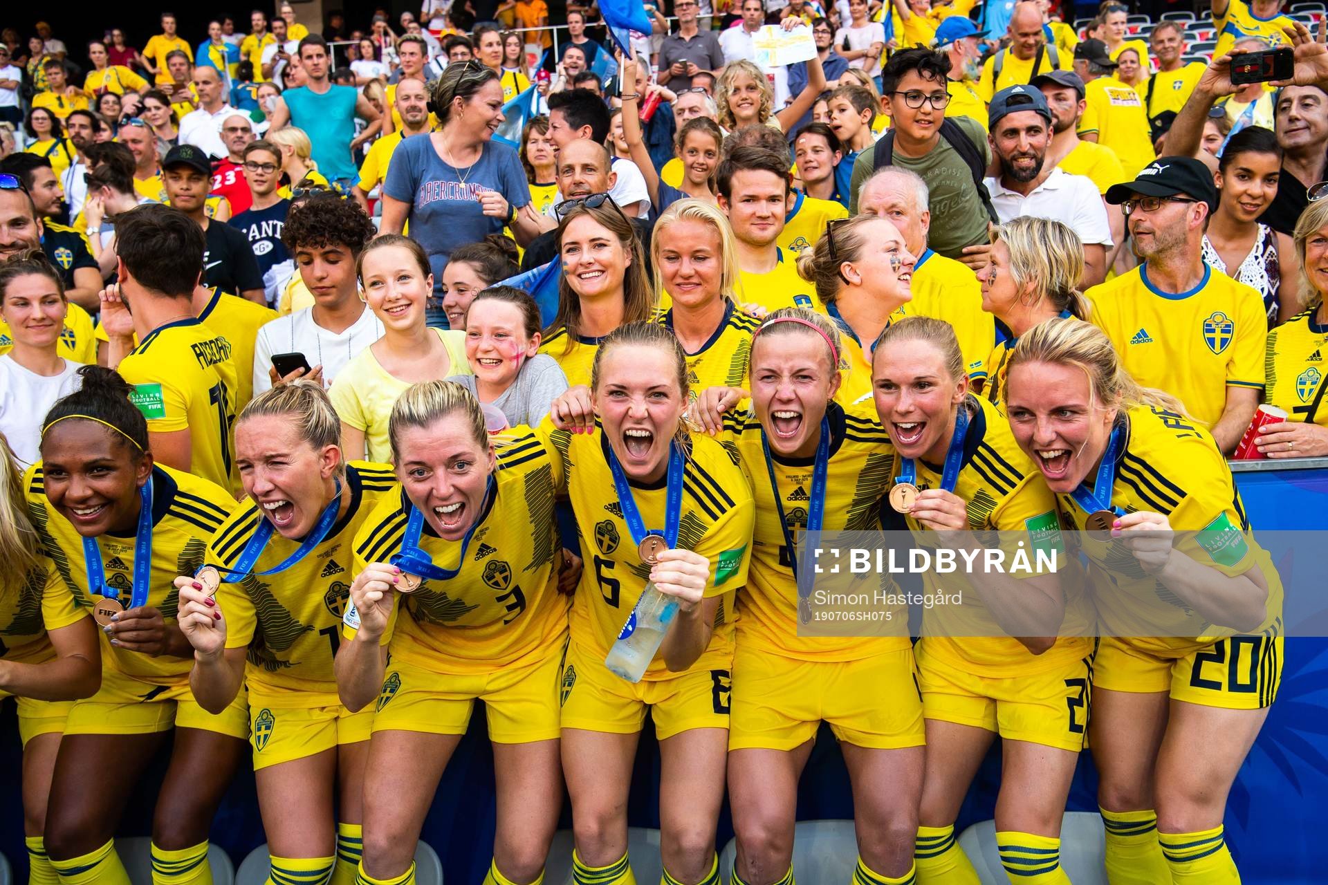 Players of Sweden celebrate with their bronze medals after the FIFA Women's World Cup bronze medal game between England and Sweden on July 6, 2019 in Nice.
