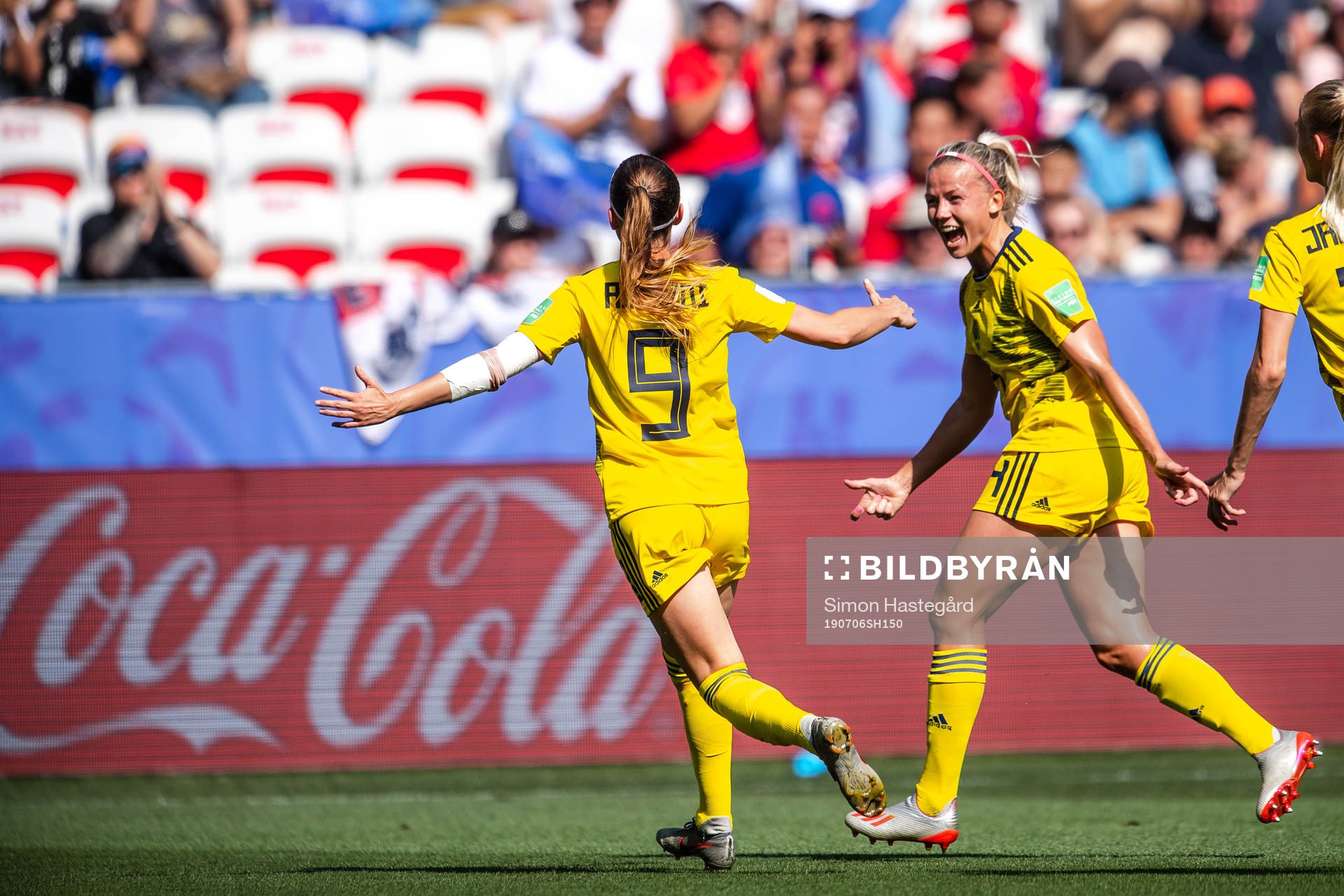Kosovare Asllani and Hanna Glas of Sweden celebrate the 0-1