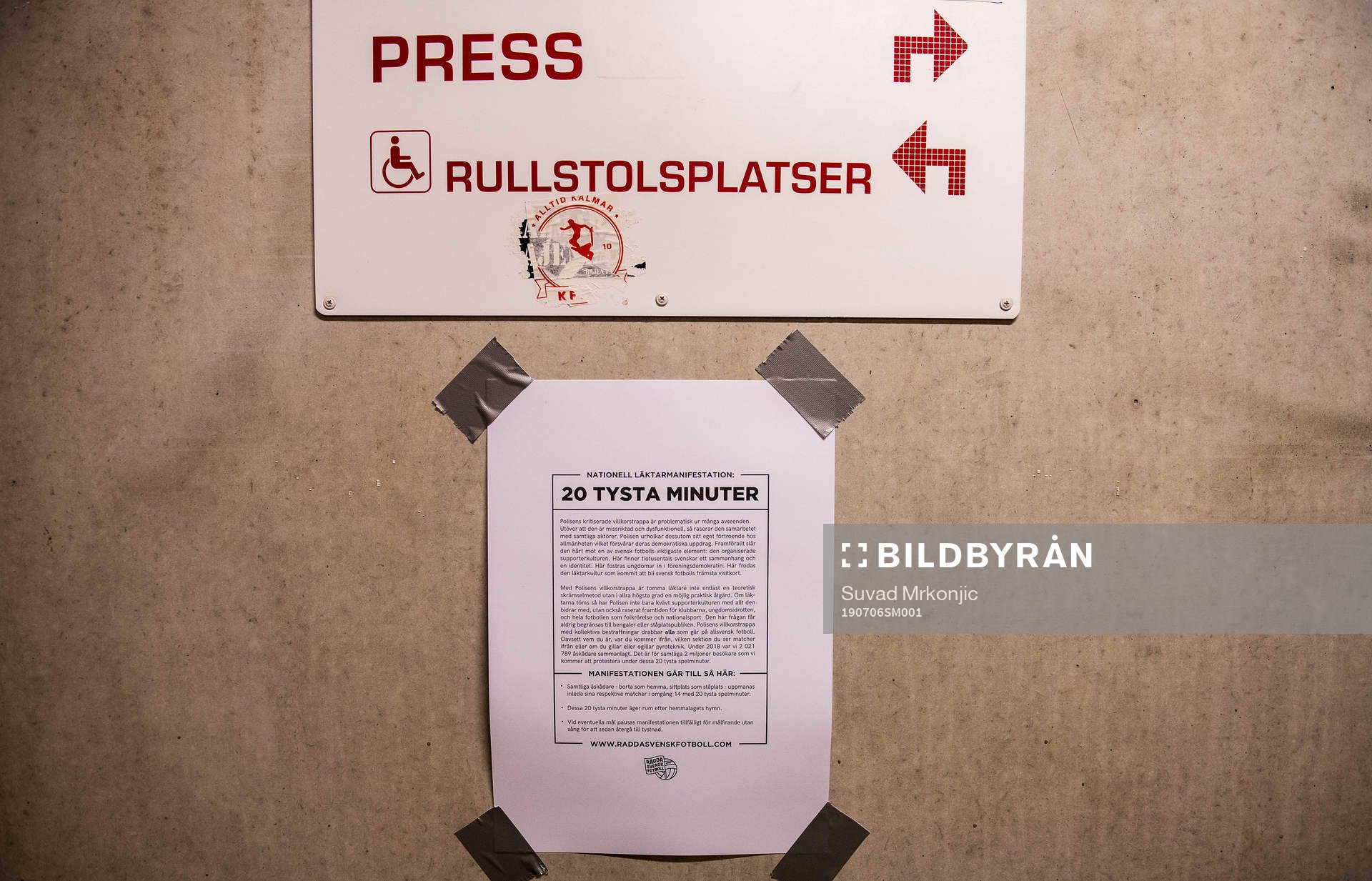 Plakat som uppmanar till 20 tysta minuter