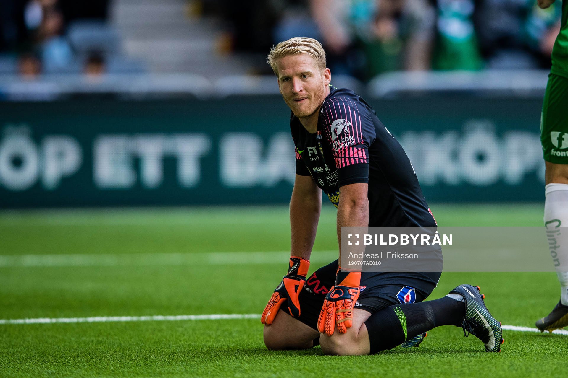 Falkenbergs målvakt Hampus Nilsson deppar