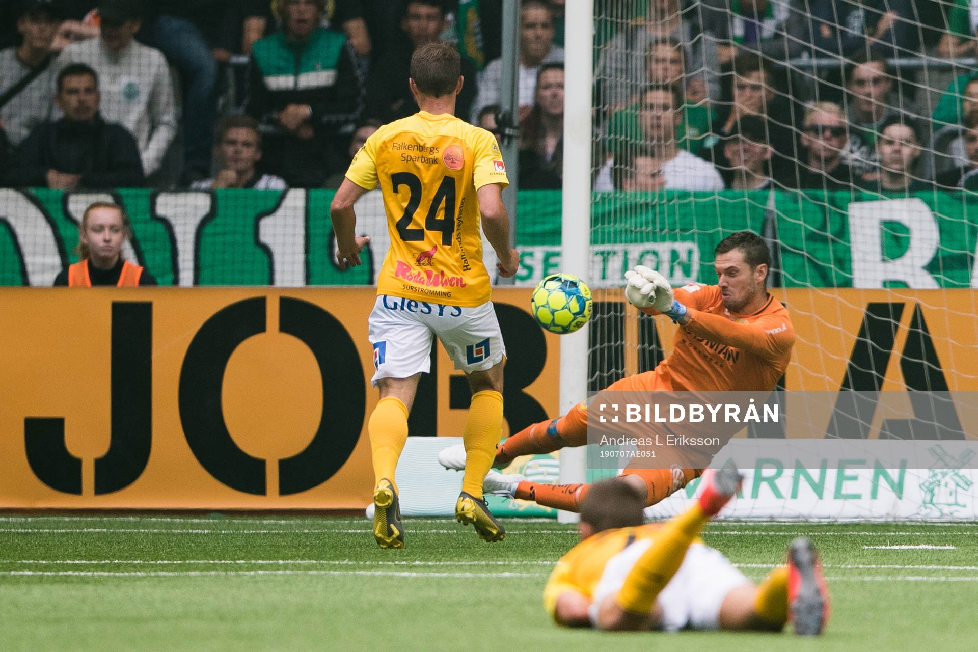 Hammarbys målvakt Davor Blazevic med en räddning