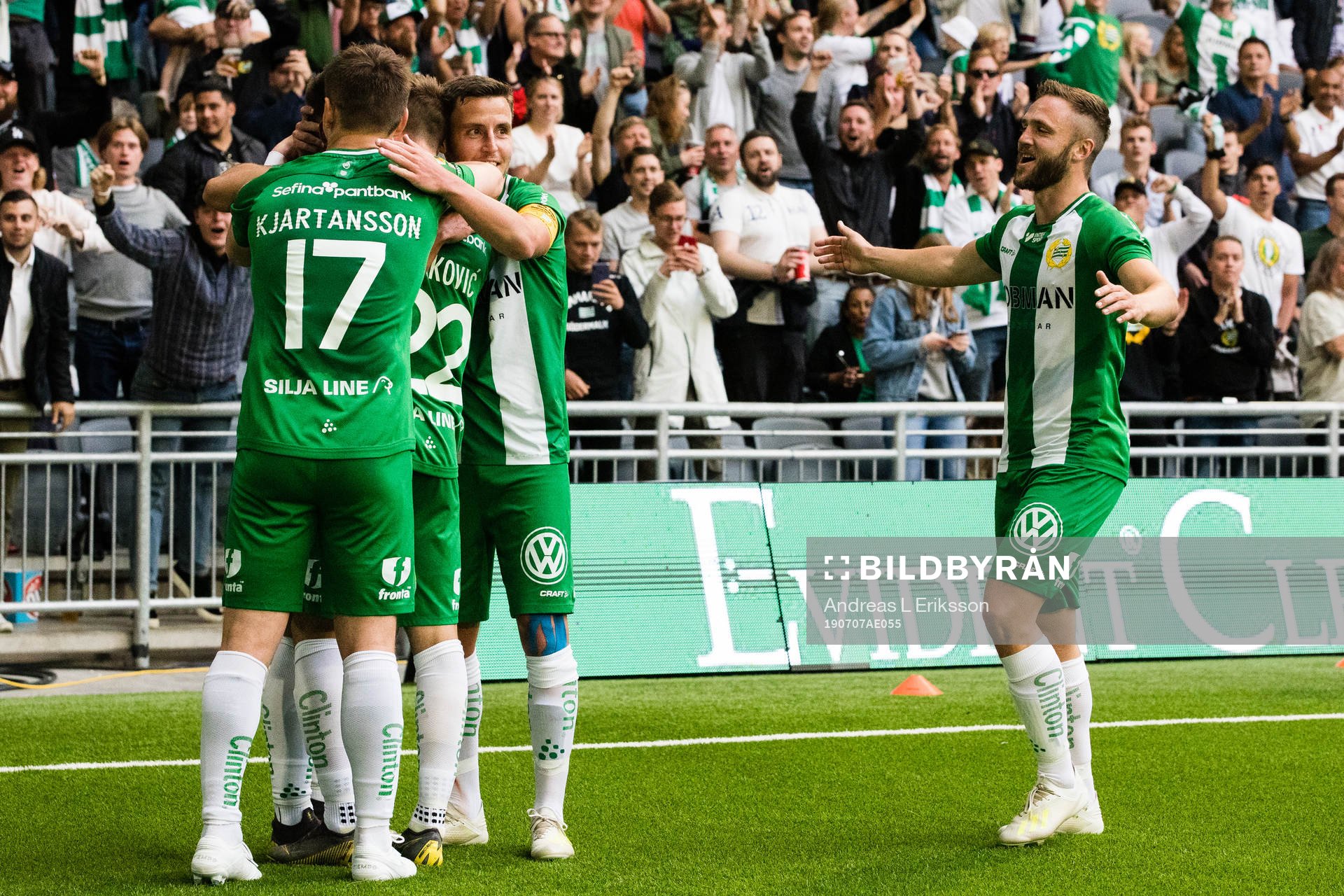 Hammarbys Vidar Örn Kjartansson, Muamer Tankovic, Jeppe Andersen och Mats Solheim jublar tillsammans med Alexander Kacaniklic (ej i bild) som gjort 5-0 för Hammarby under fotbollsmatchen i Allsvenskan mellan Hammarby och Falkenberg den 7 juli 2019 i Stockholm. 