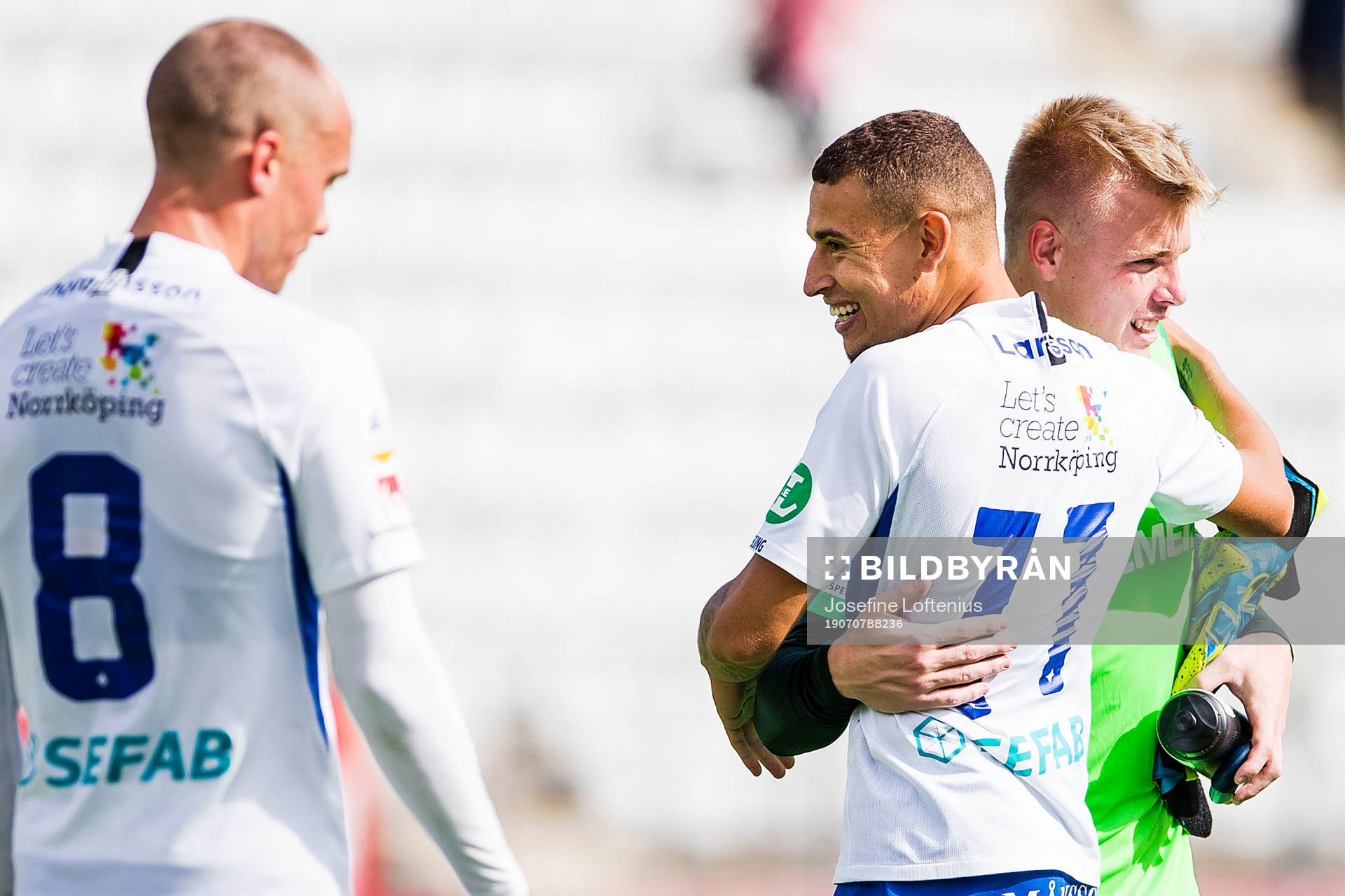 Norrköpings Jordan Larsson och målvakt Isak Pettersson