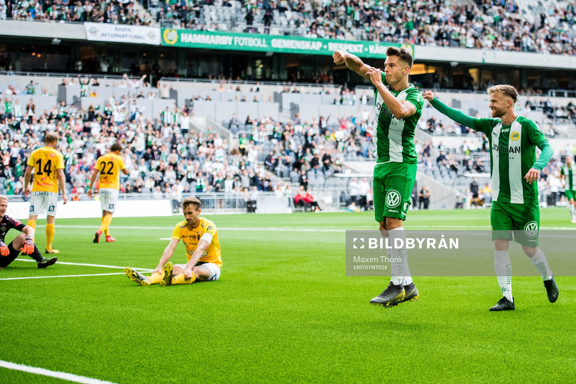 Hammarbys Alexander Kacaniklic jublar