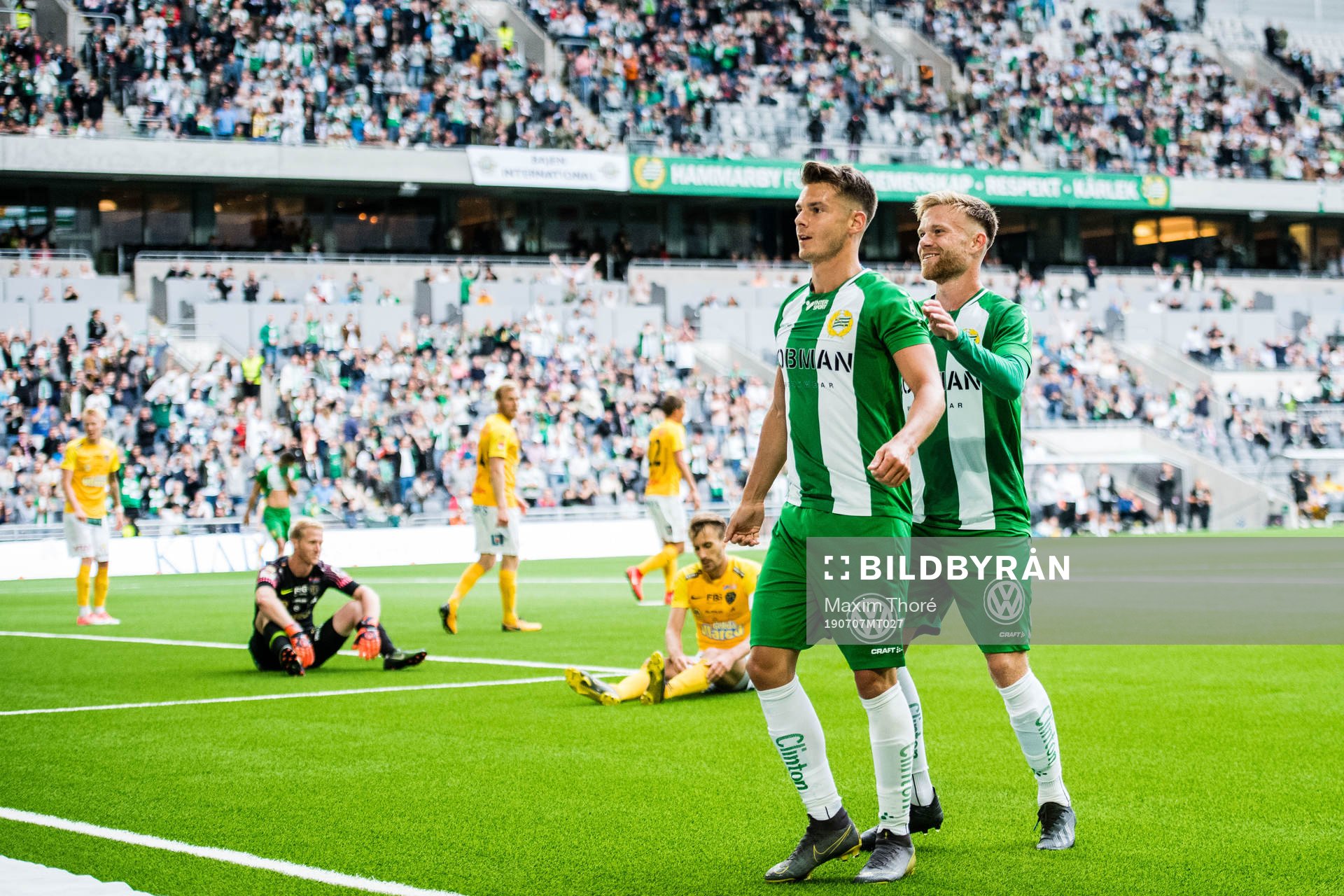 Hammarbys Alexander Kacaniklic jublar