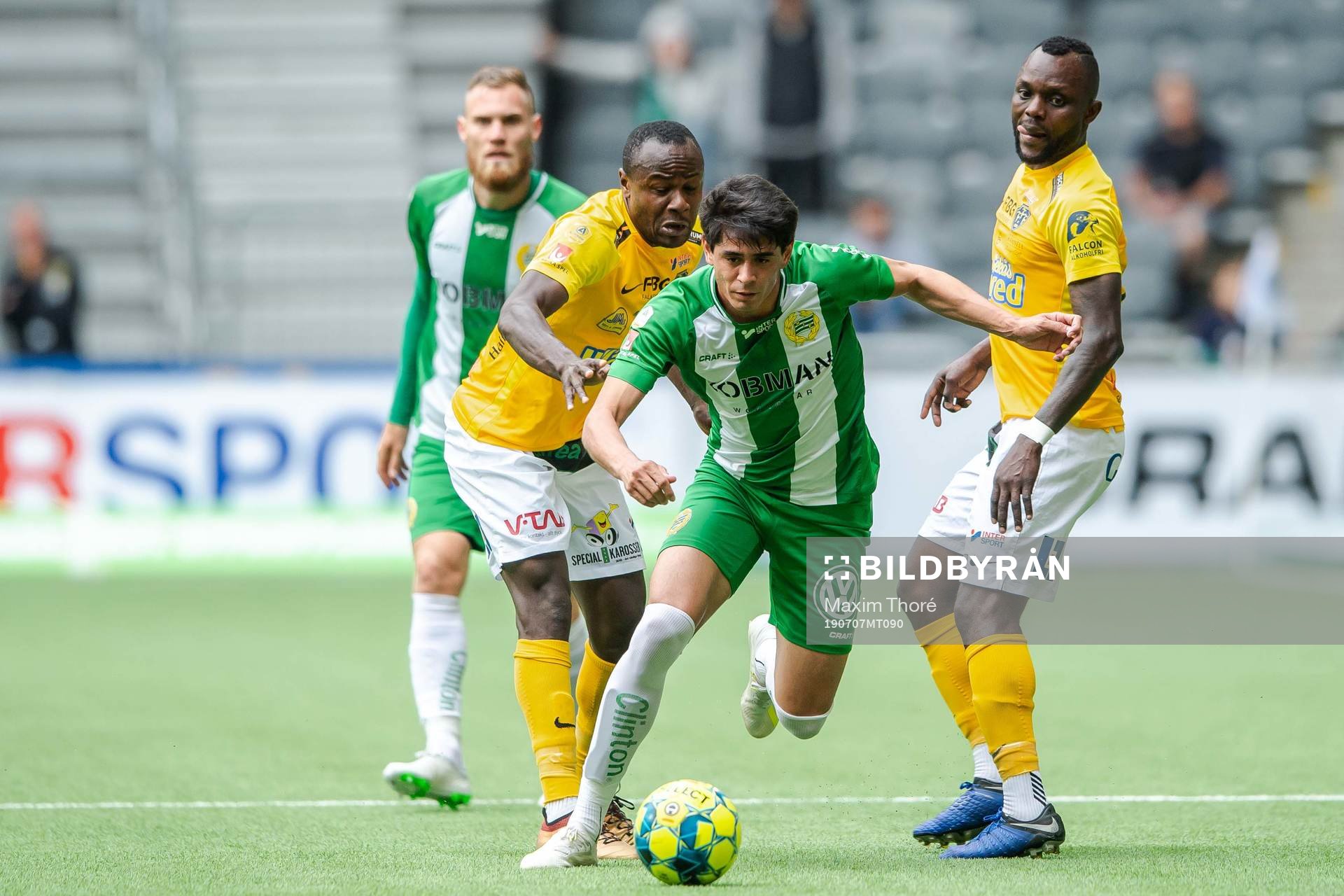 Hammarbys Jean Carlos de Brito och Falkenbergs Nsima Peter