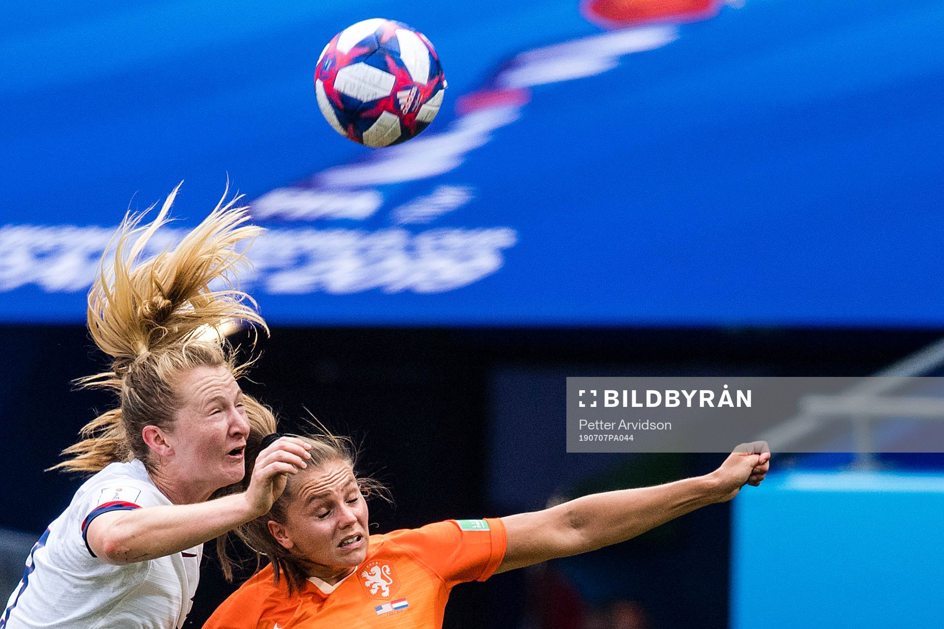 Samantha Mewis of USA and Lieke Elisabeth Petronella