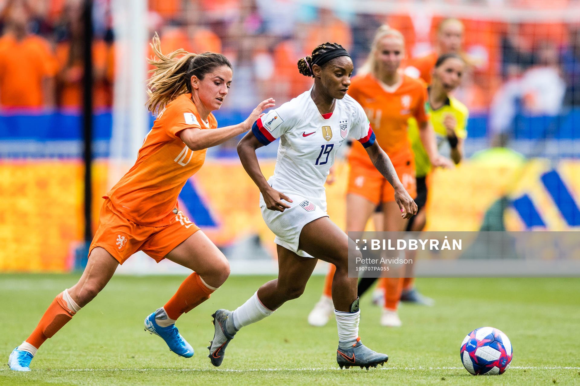 Carli Lloyd  of USA and Jill Jamie Roord of Netherlands