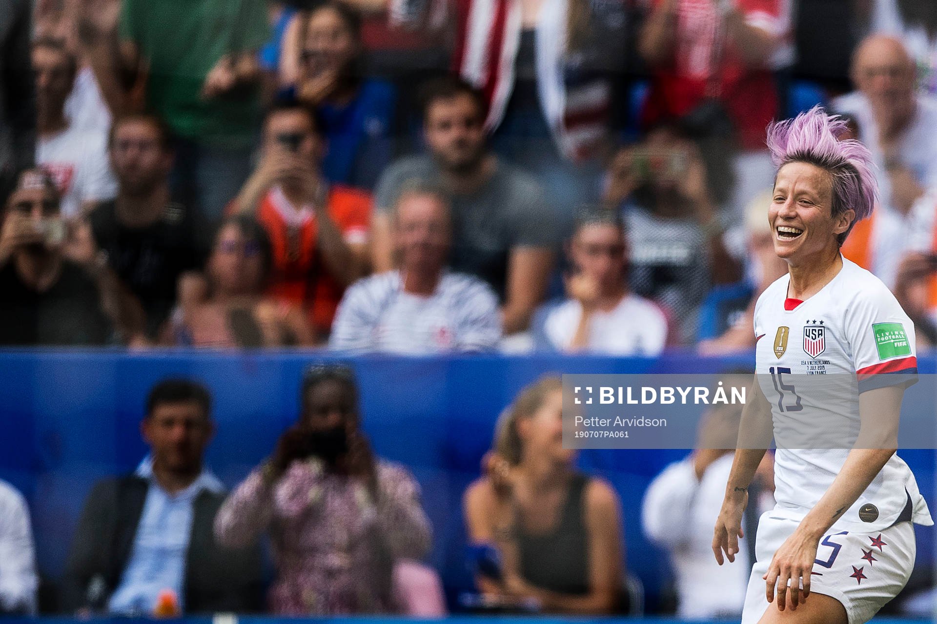 Megan Rapinoe of USA celebrates 1-0