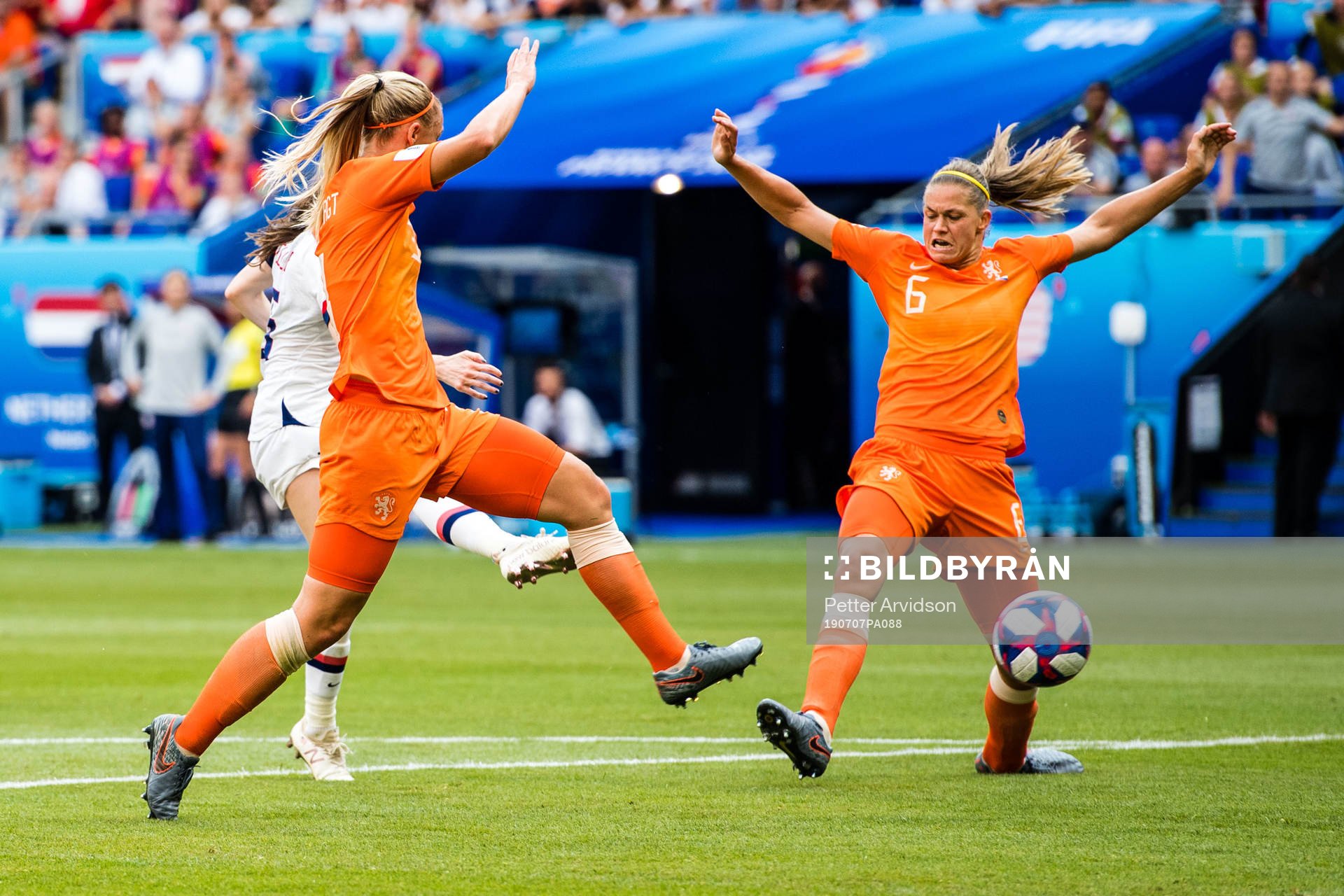 Rose Lavelle of USA scores the 2-0 goal
