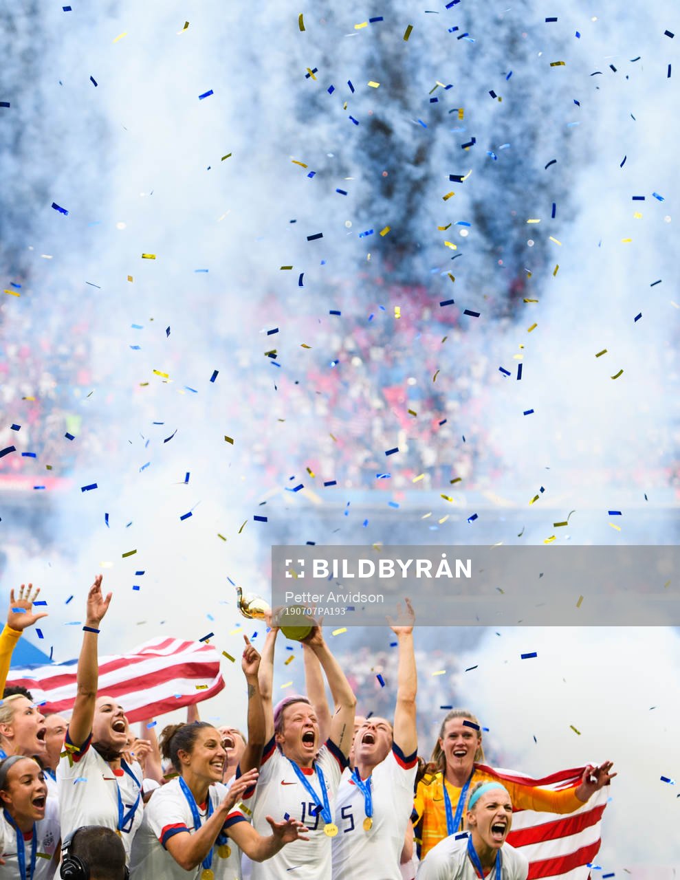 Megan Rapinoe of USA celebrate with the trophy