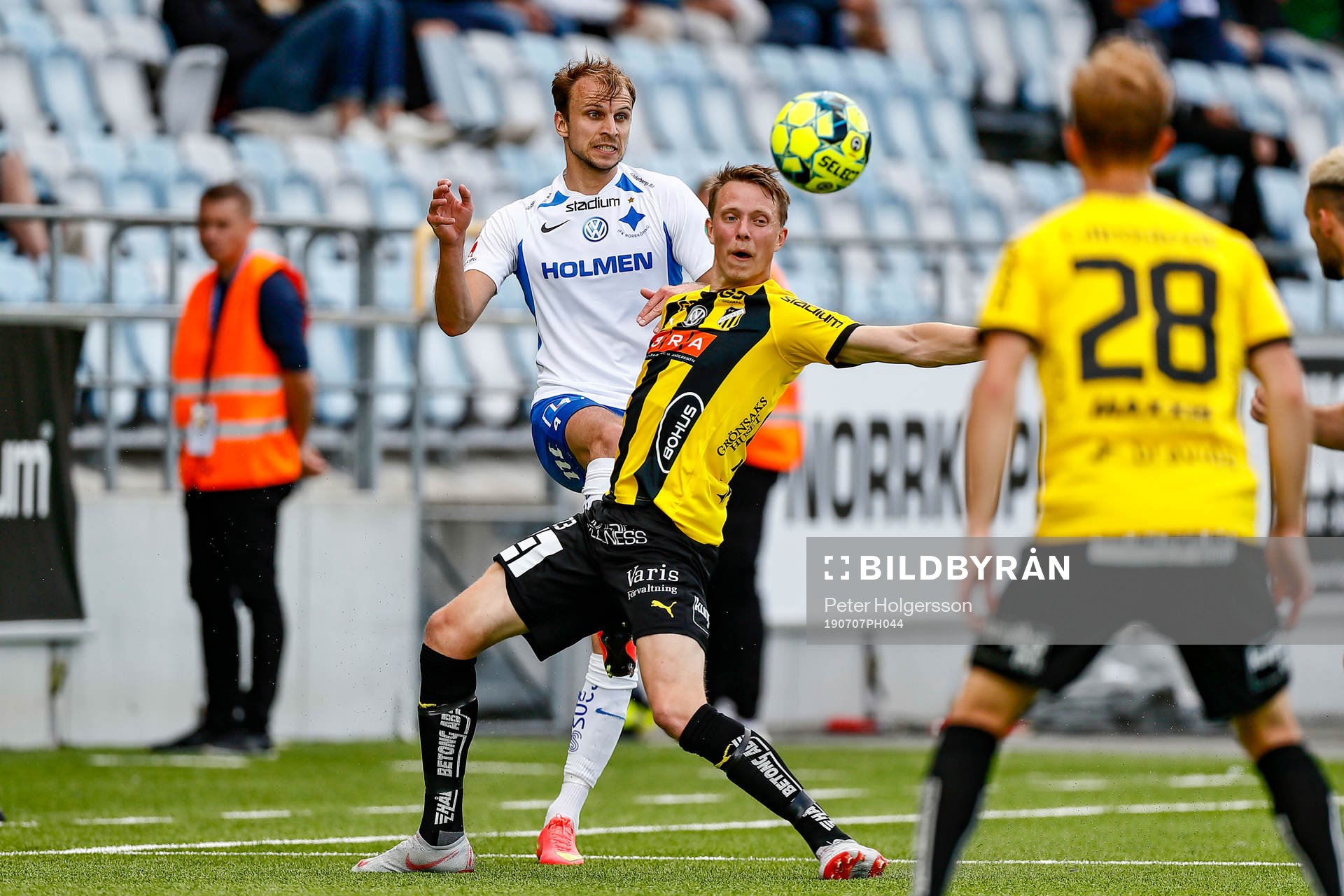 IFK Norrköpings Lars Krogh Gerson och Häckens Viktor