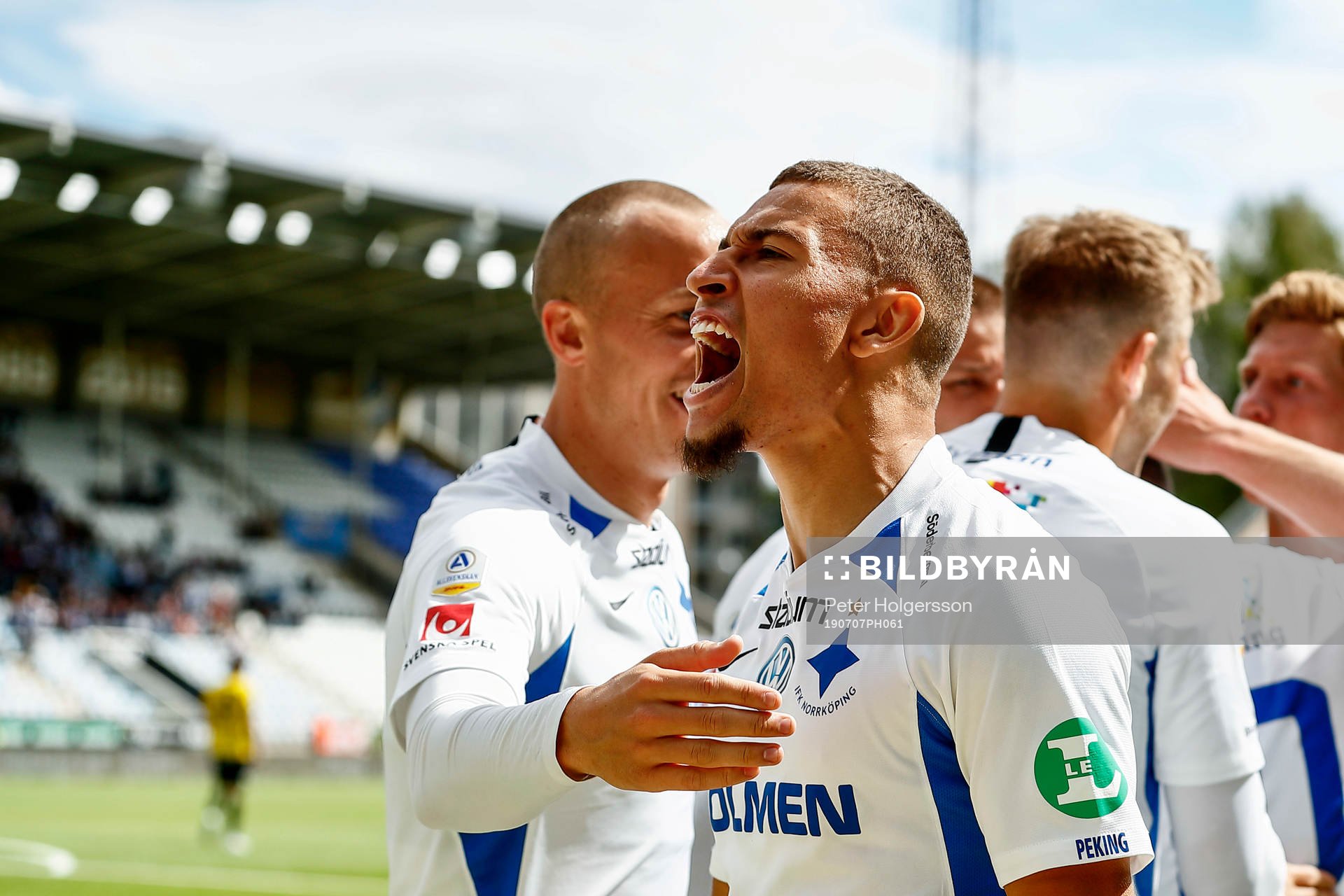 IFK Norrköpings Jordan Larsson jublar