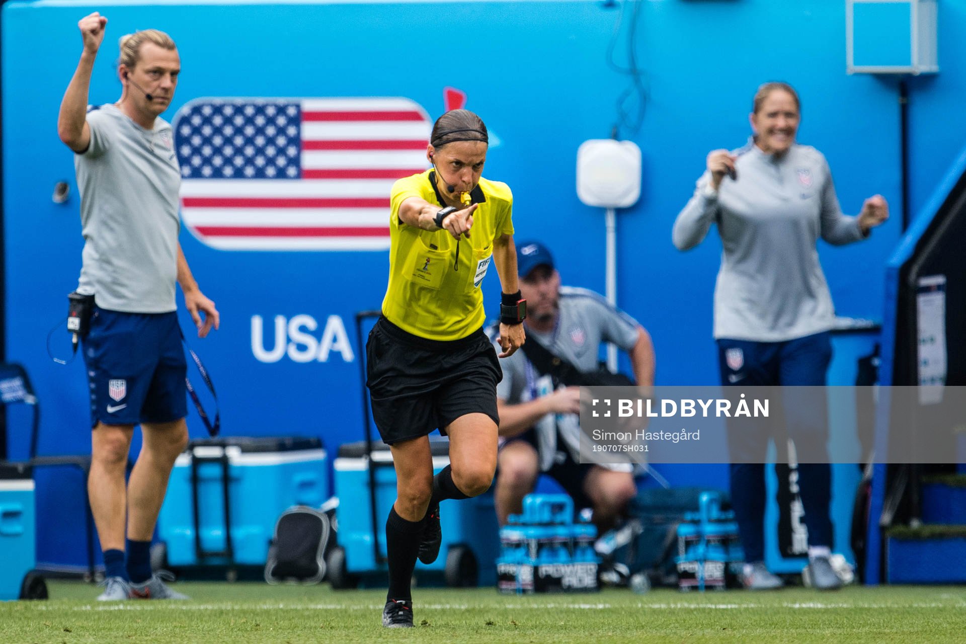 Referee Stephanie Frappart shows penalty