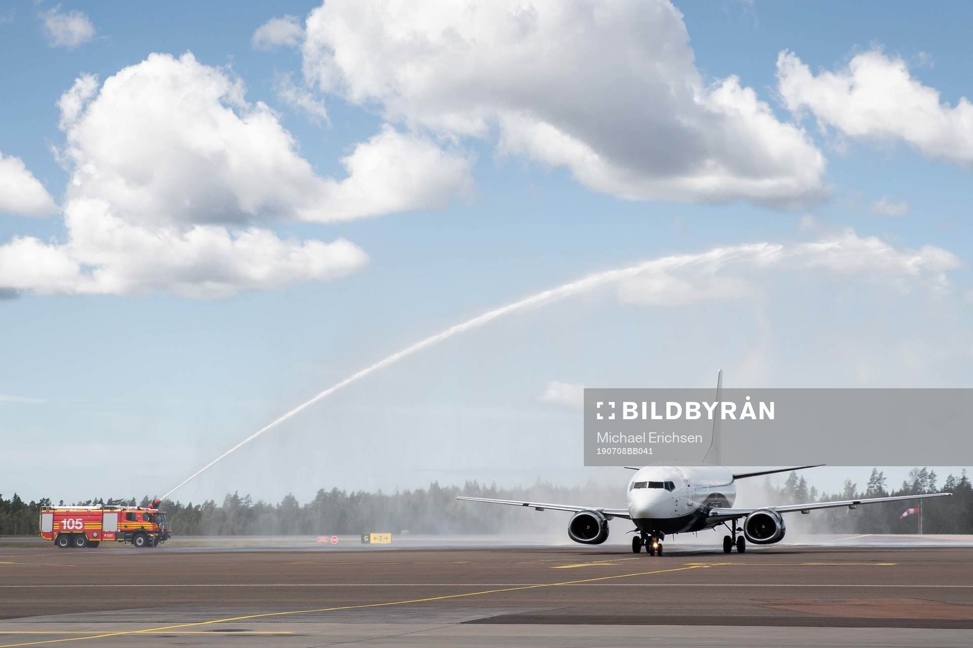 The plane carrying the bronze winning Swedish women's