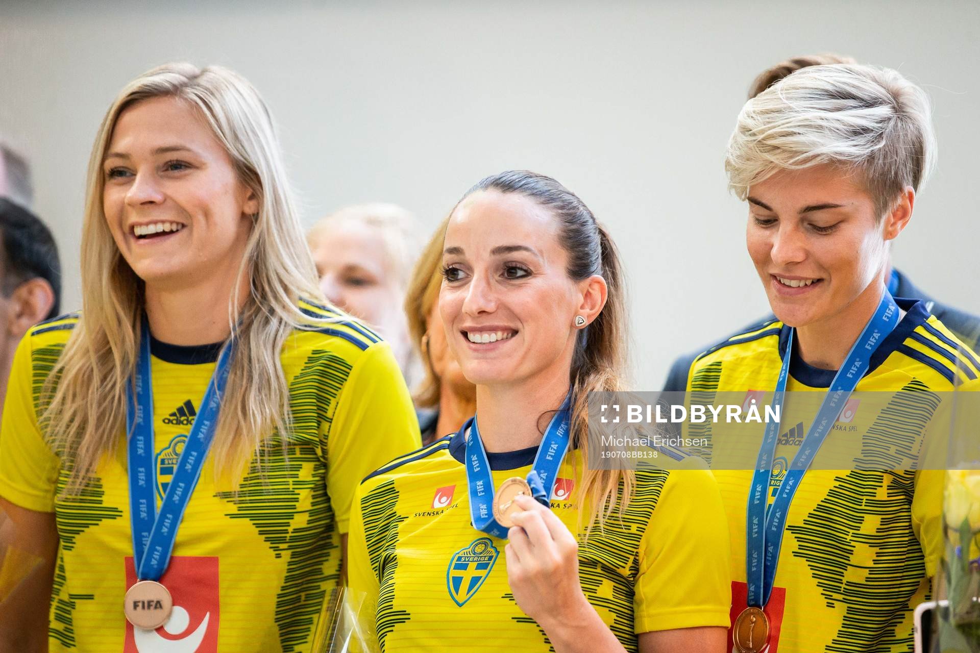 Fridolina Rolfö, Kosovare Asllani and Lina Hurtig arrive