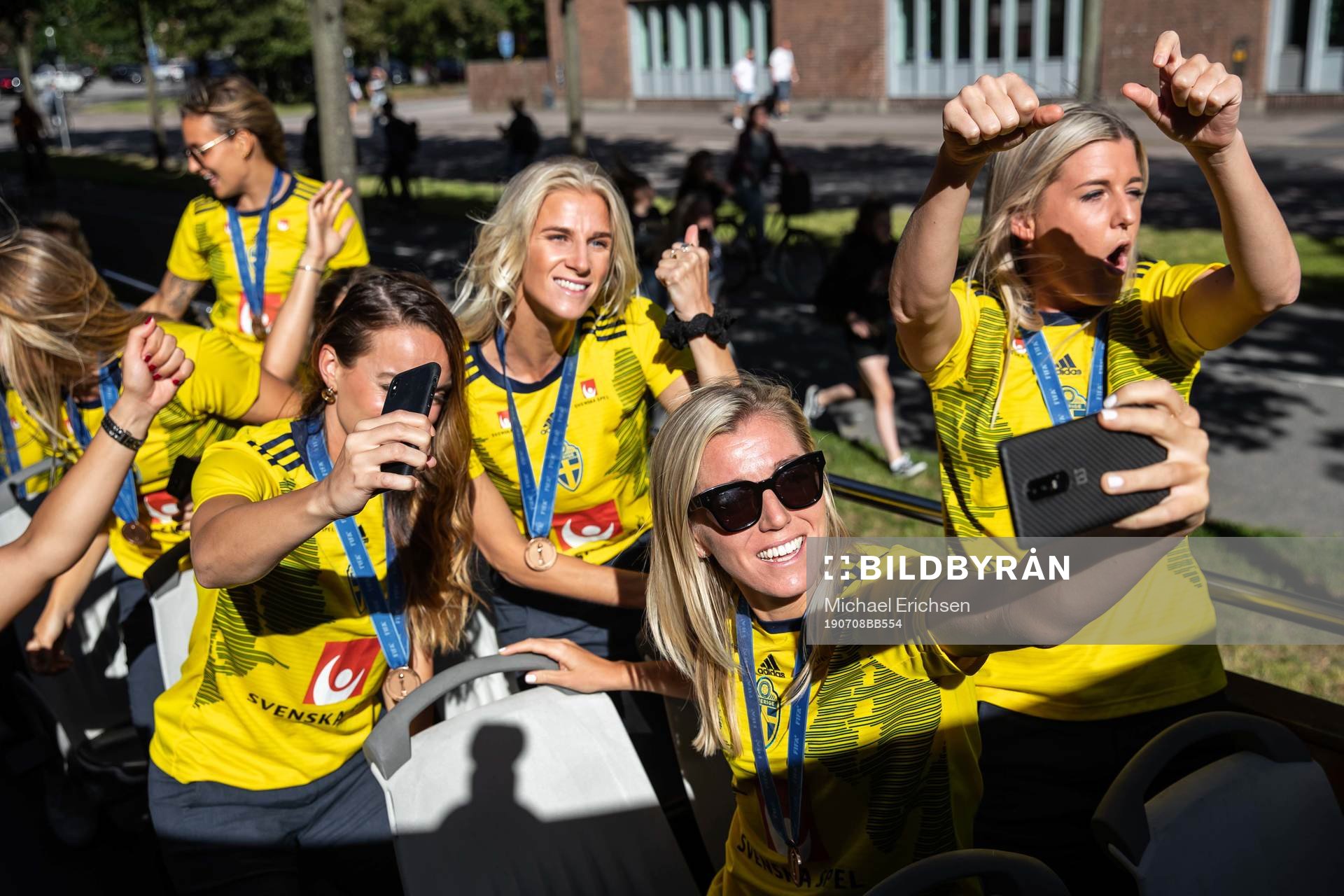 Kosovare Asllani, Sofia Jakobsson, Linda Sembrant and