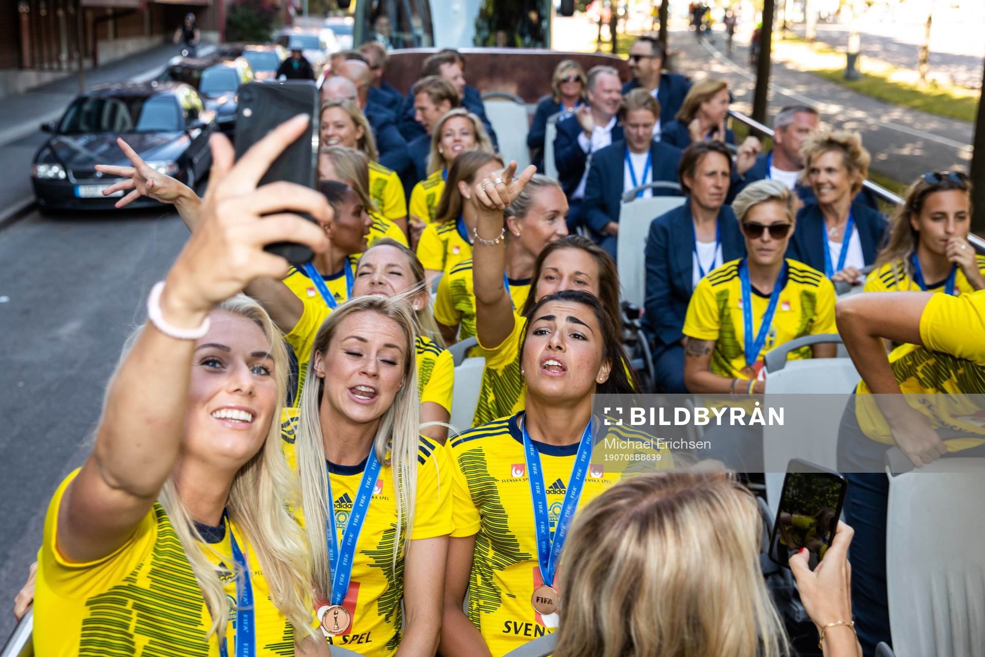 Stina Blackstenius, Amanda Ilestedt and goalkeeper Zecira