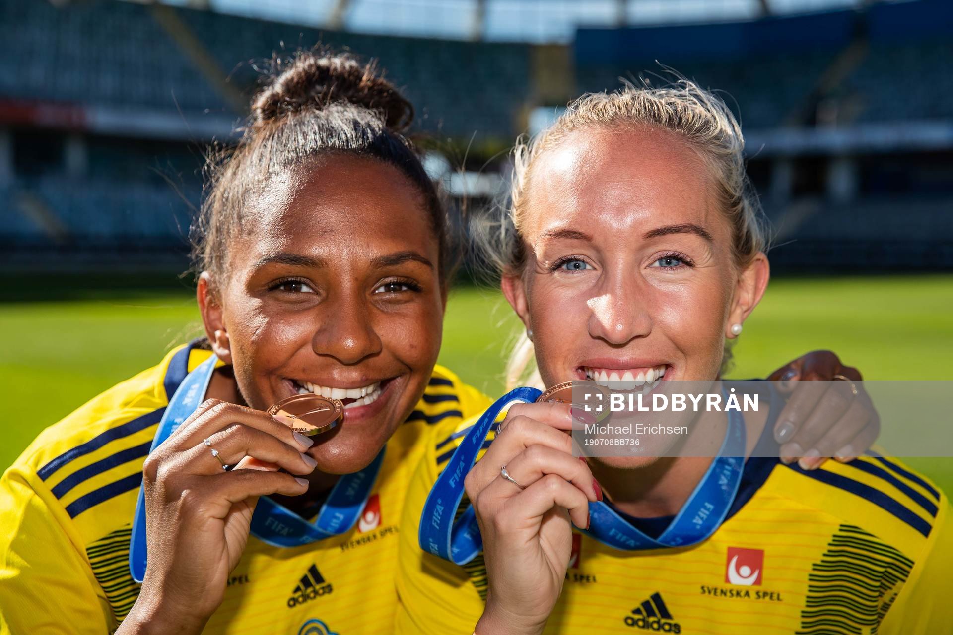 Madelen Janogy and Julia Roddar pose with their medals