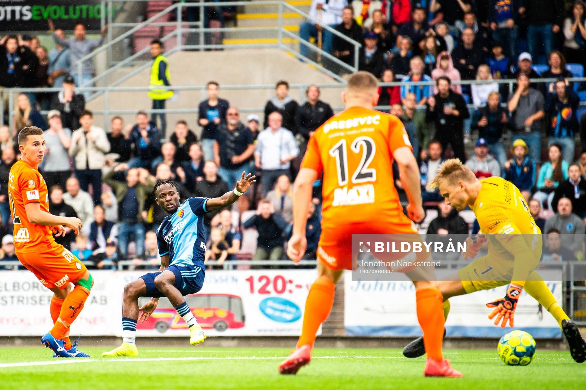 Djurgårdens Mohamed Buya Turay gör 1-1
