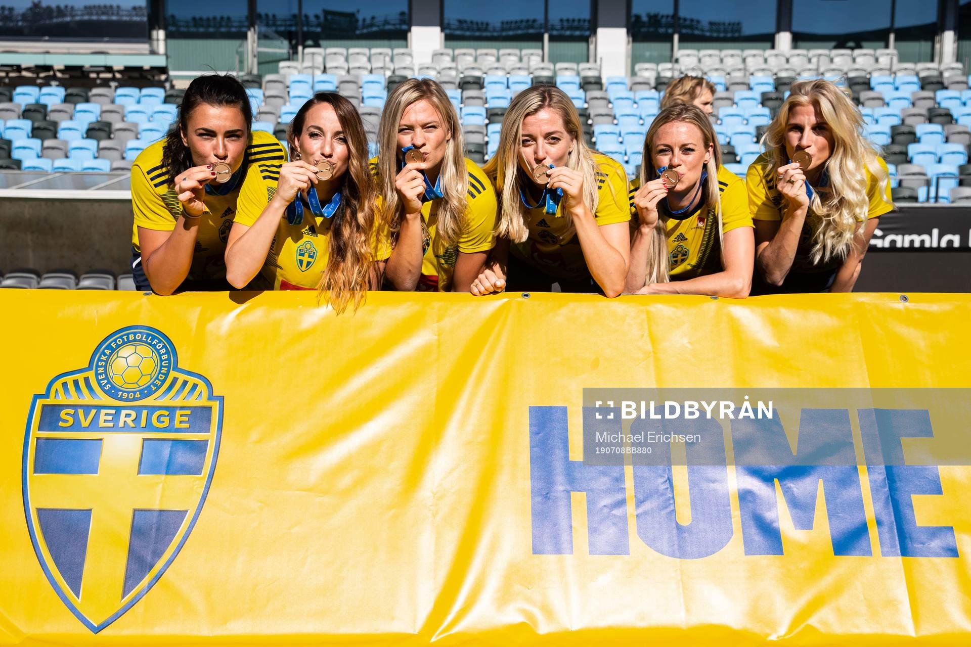 goalkeeper Zecira Musovic, Kosovare Asllani, Fridolina
