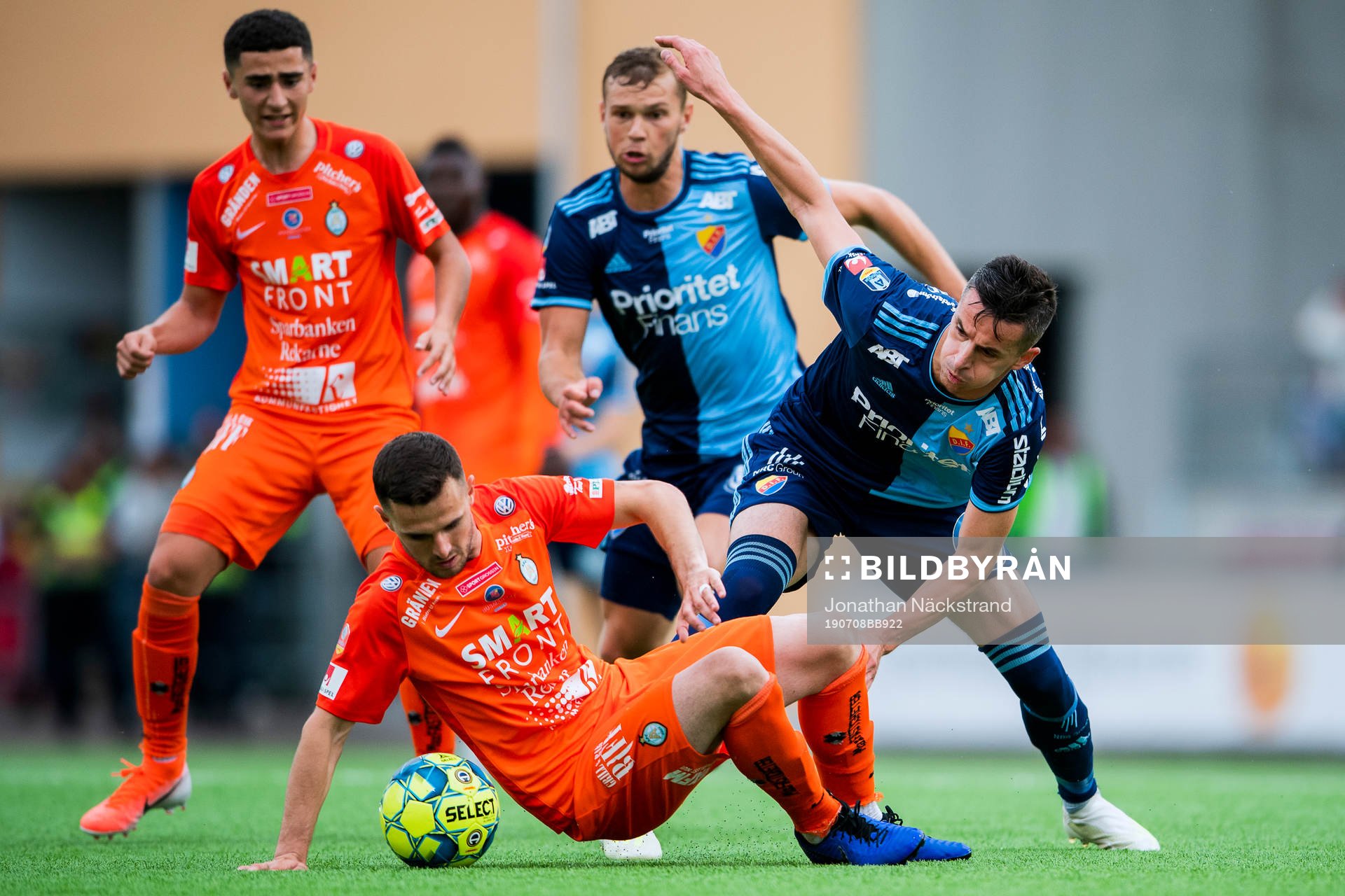Djurgårdens Haris Radetinac och AFC Eskilstunas Kadir
