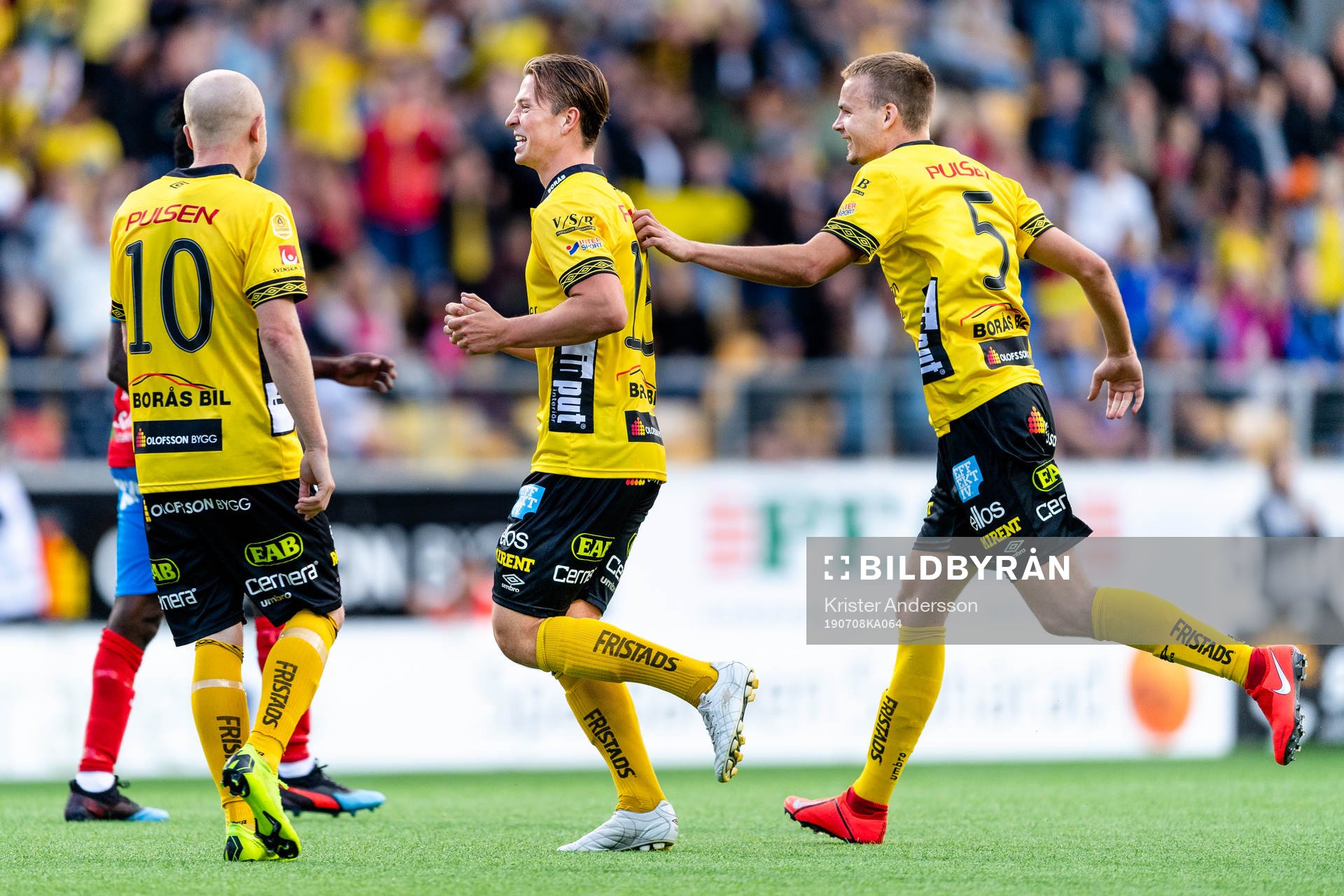 Elfsborgs Simon Olsson (mitten) jublar