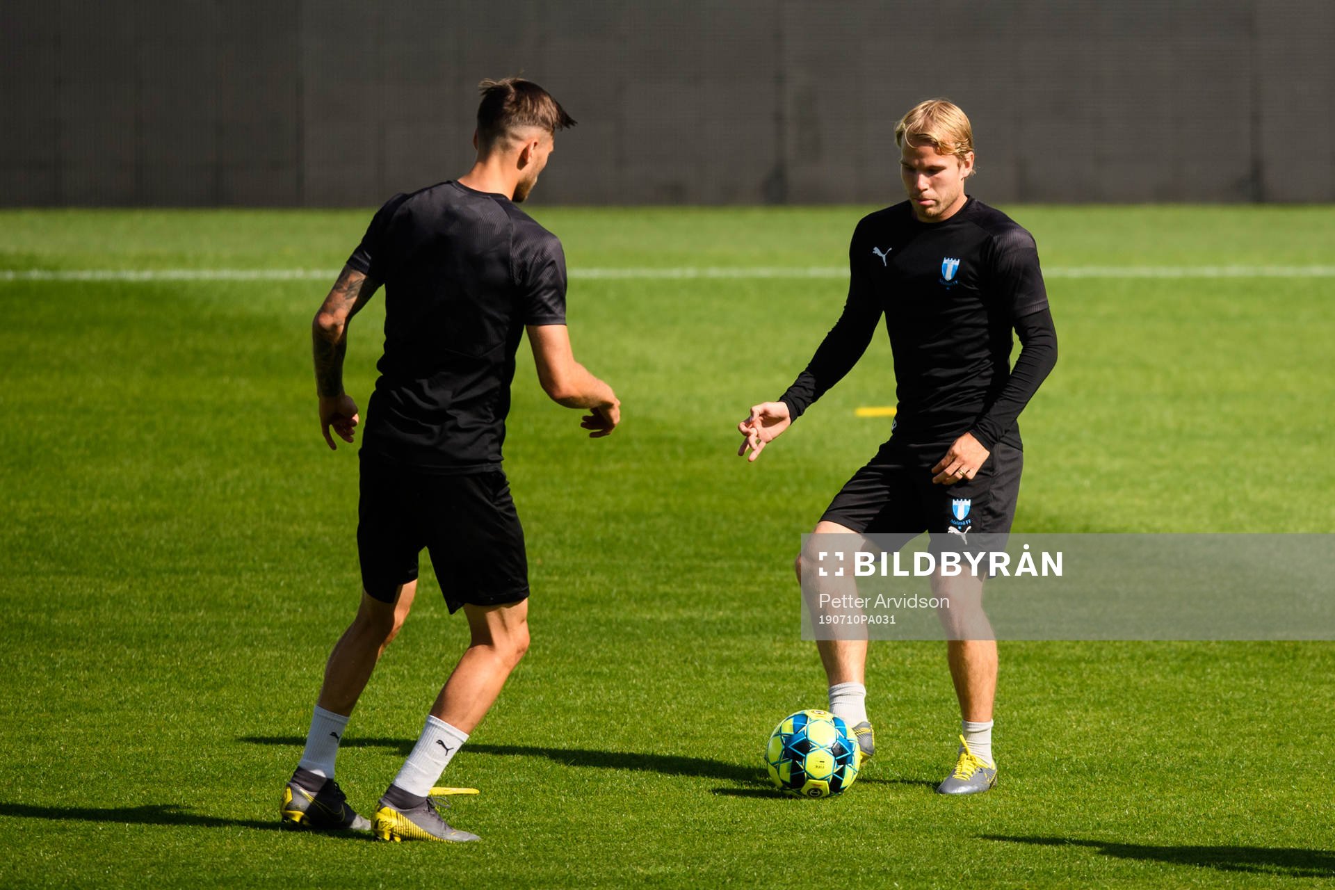 Arnor Traustason and Oscar Lewicki of Malmö FF