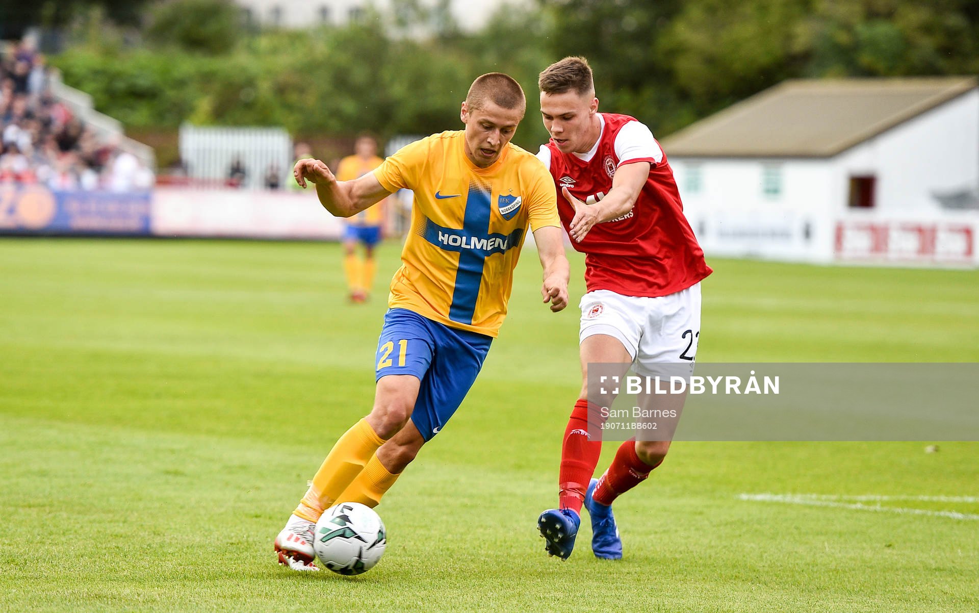 Simon Thern of IFK Norrköping in action against Cian