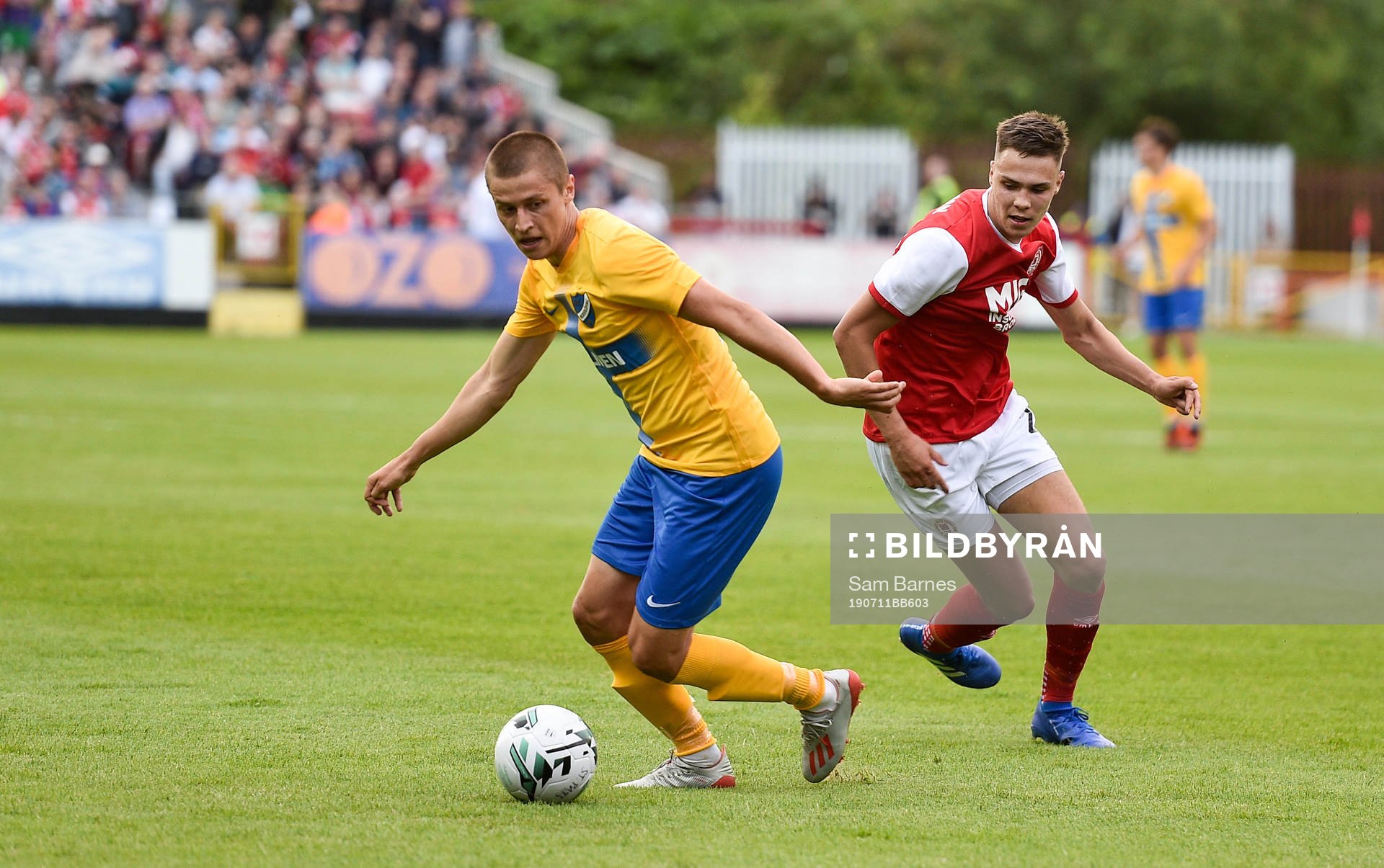 Simon Thern of IFK Norrköping in action against Cian