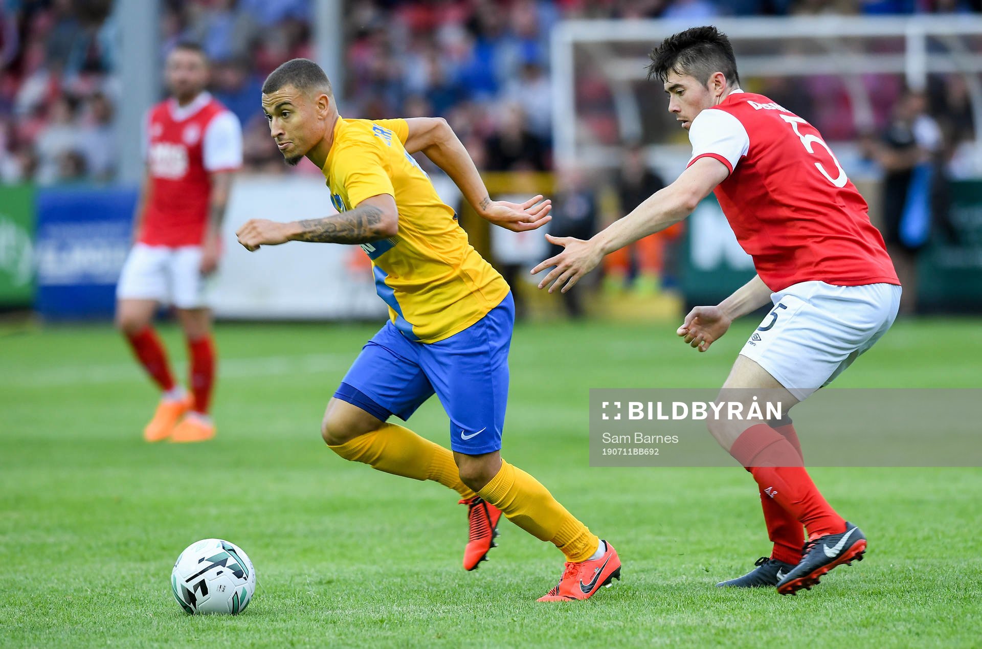 Jordan Larsson of IFK Norrköping in action against Lee