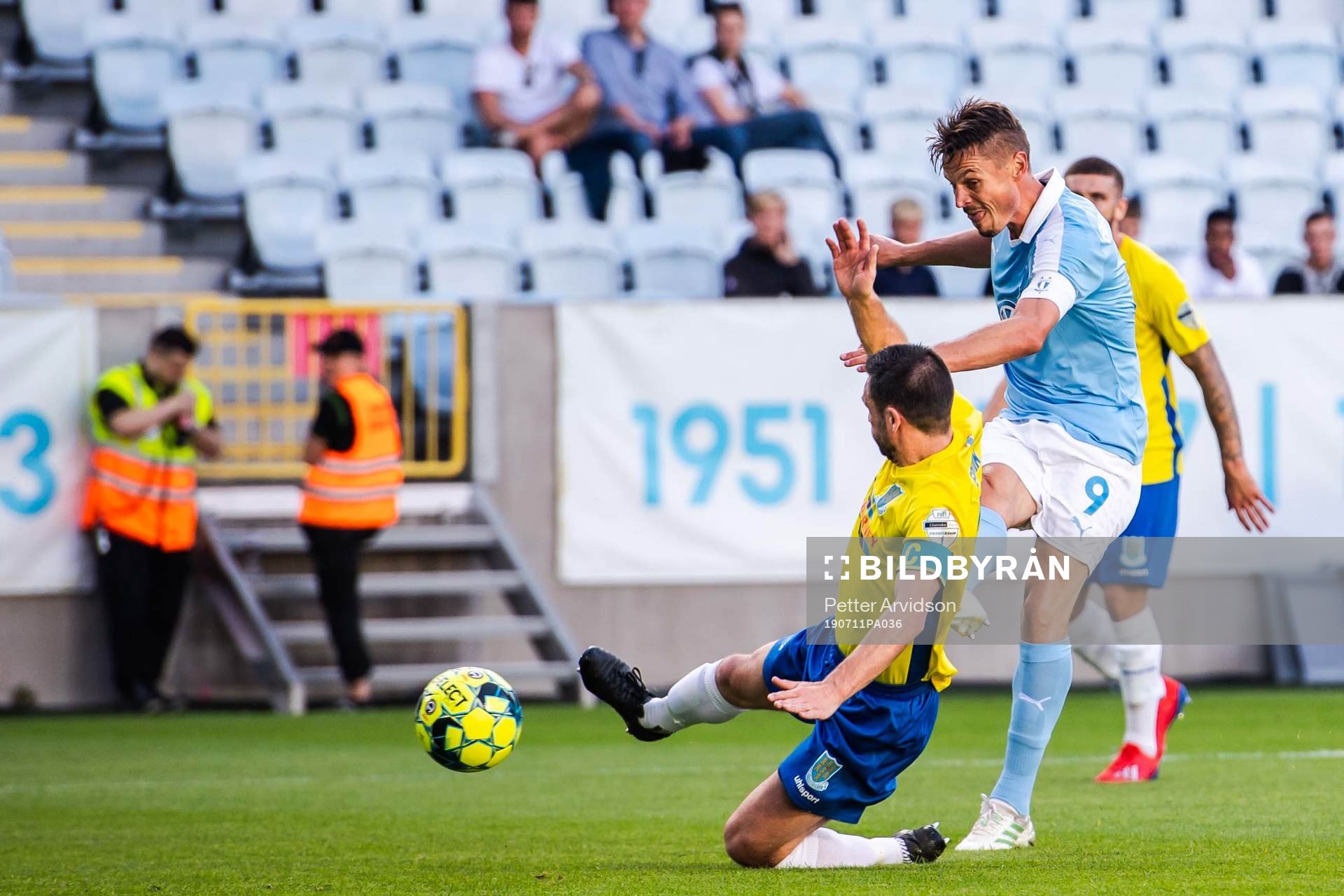 Markus Rosenberg of Malmö FF scores 2-0
