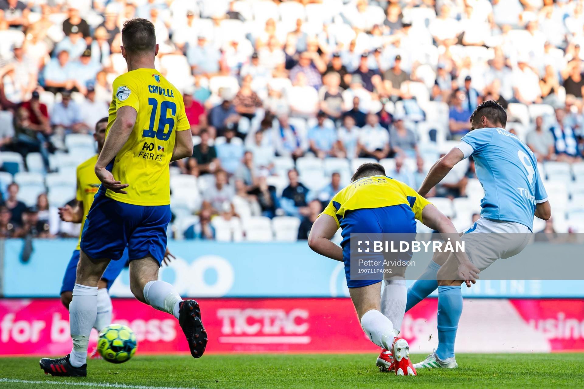 Markus Rosenberg of Malmö FF scores 5-0