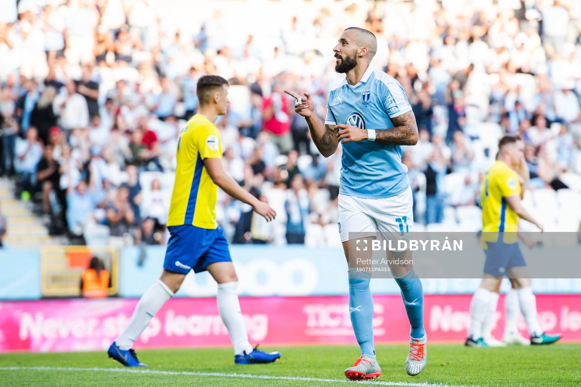 Guillermo Molins of Malmö FF celebrate