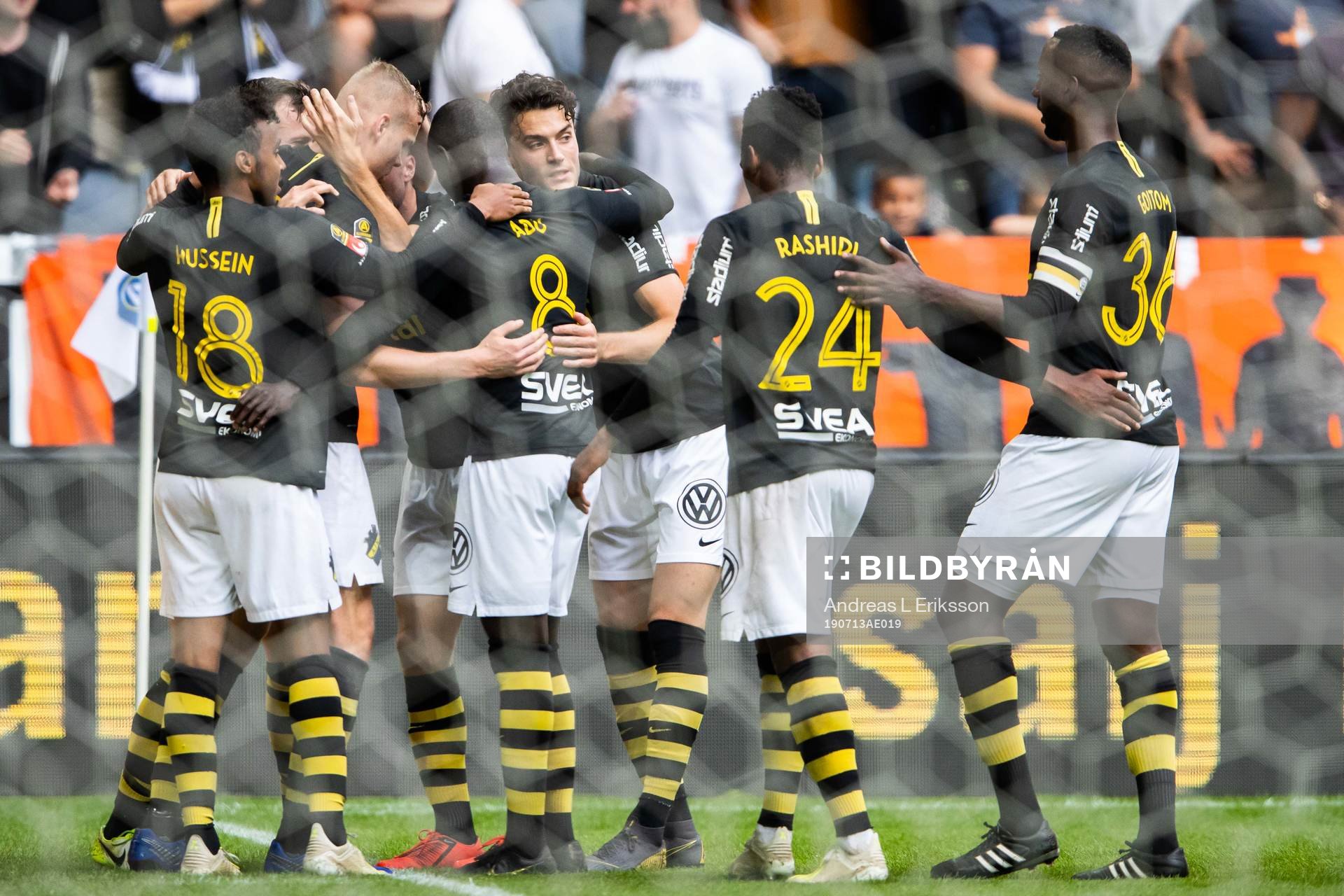 s spelare jublar