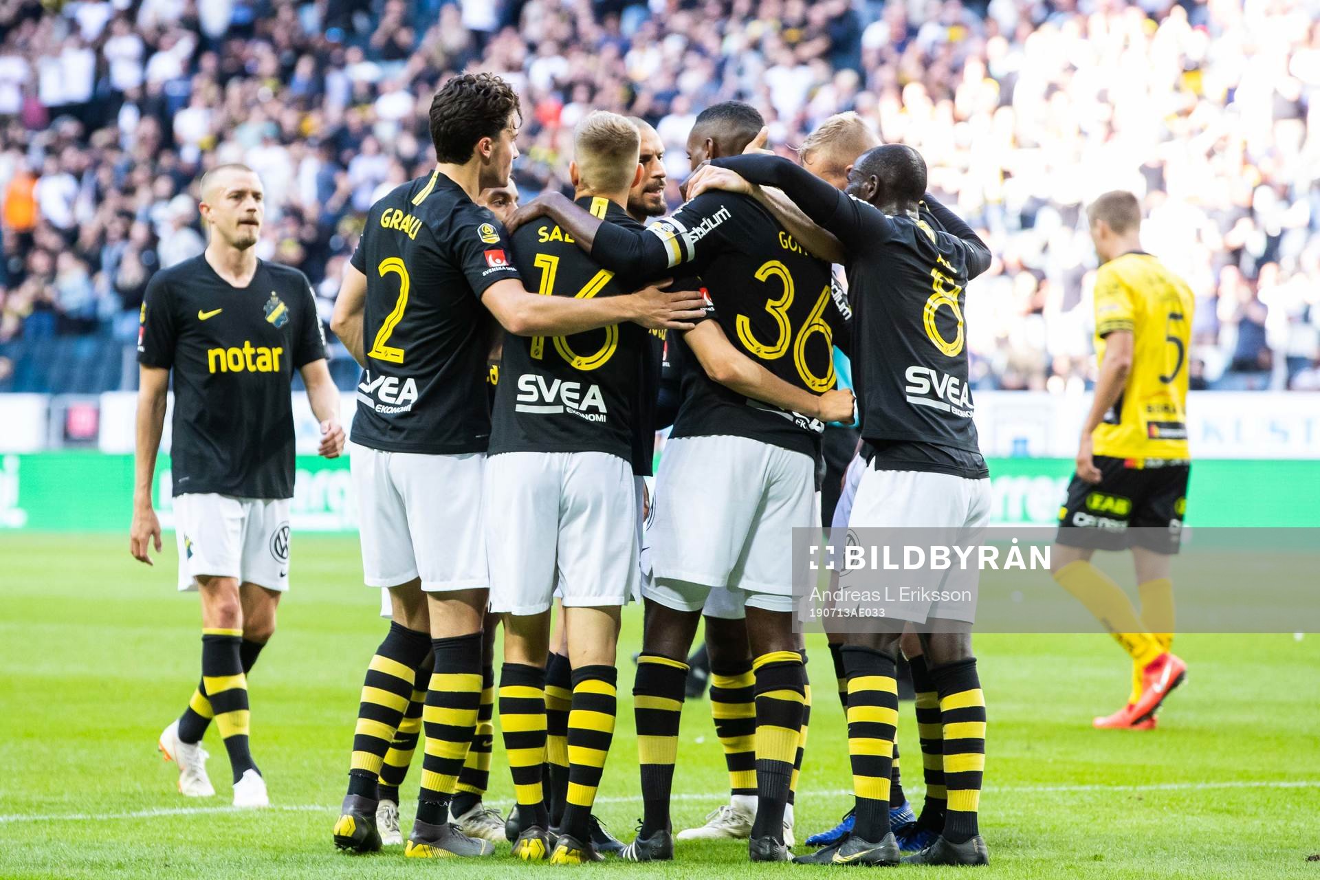 AIK:s Henok Goitom jublar med lagkamrater efter 3-0 under fotbollsmatchen i Allsvenskan mellan AIK och Elfsborg den 13 juli 2019 i Stockholm.
