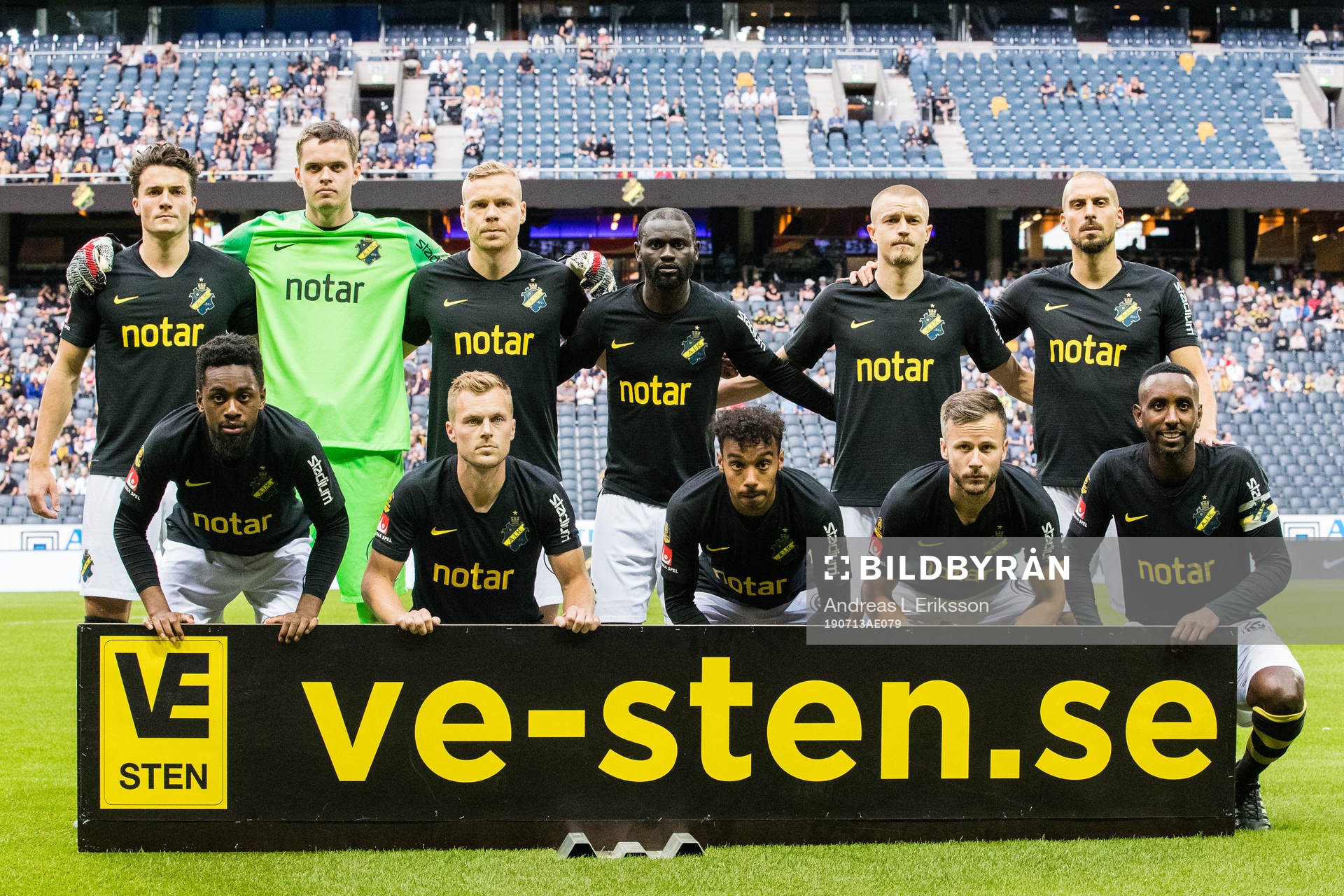 AIK:s startelva innan fotbollsmatchen i Allsvenskan mellan AIK och Elfsborg den 13 juli 2019 i Stockholm. Övre raden från vänster: Daniel Granli, målvakt Oscar Linnér, Kolbeinn Sigthorsson, Enoch Kofi Adu, Rasmus Lindkvist, Panajotis Dimitriadis. Nedre raden från vänster: Bilal Hussein, Sebastian Larsson, Heradi Rashidi, Robert Lundström och Henok Goitom.